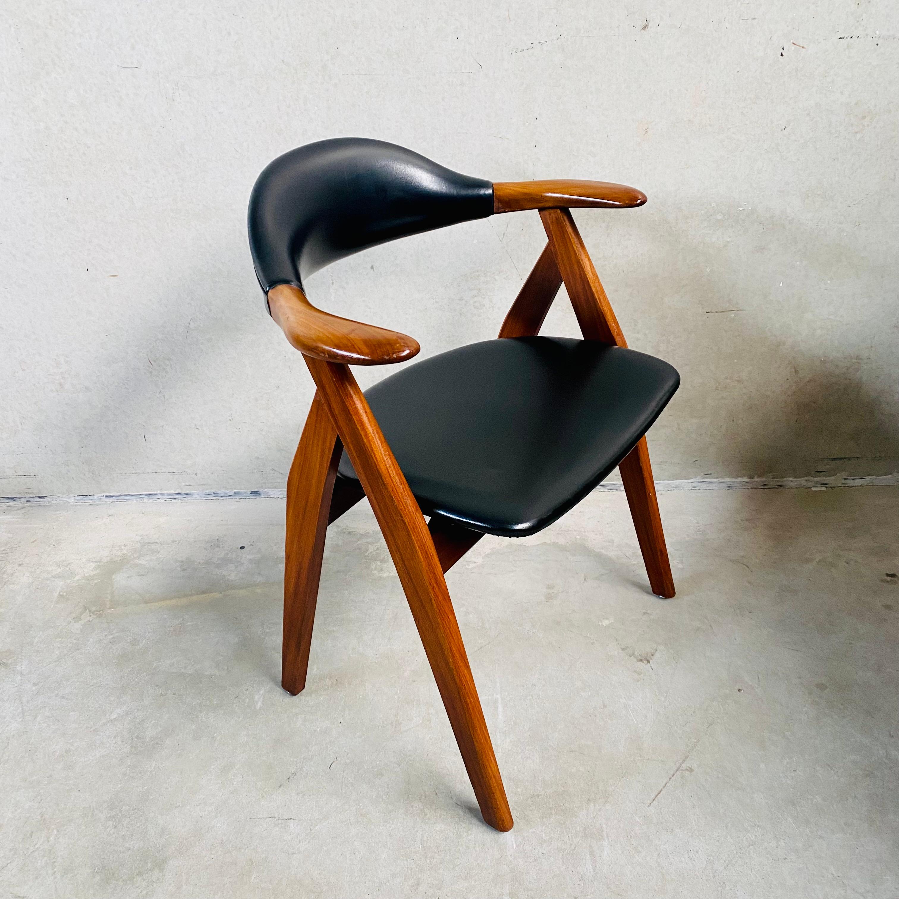 Cow Horn Chair by Tijsseling Meubelfabriek, Netherlands 1960 For Sale 4