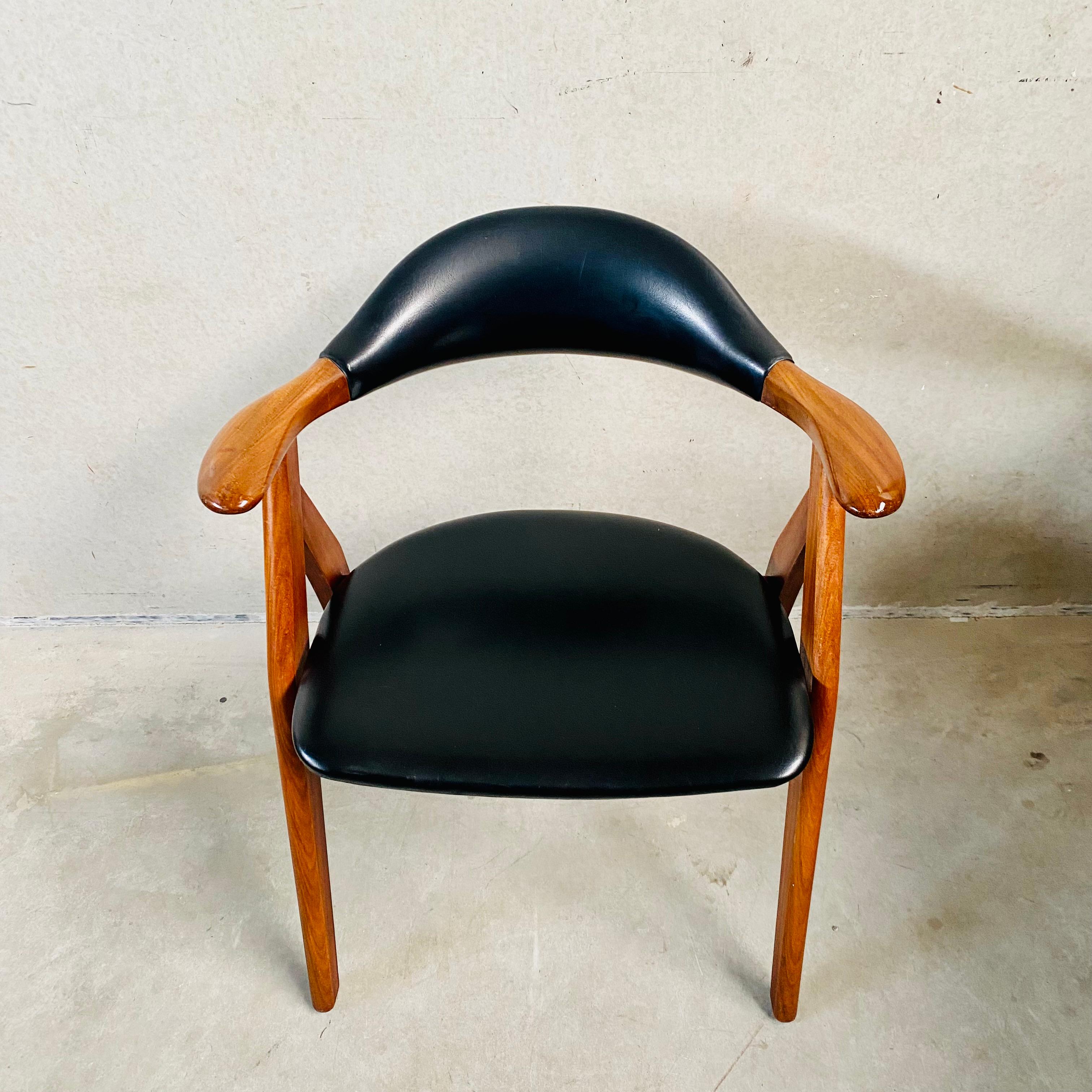 Hand-Crafted Cow Horn Chair by Tijsseling Meubelfabriek, Netherlands 1960 For Sale
