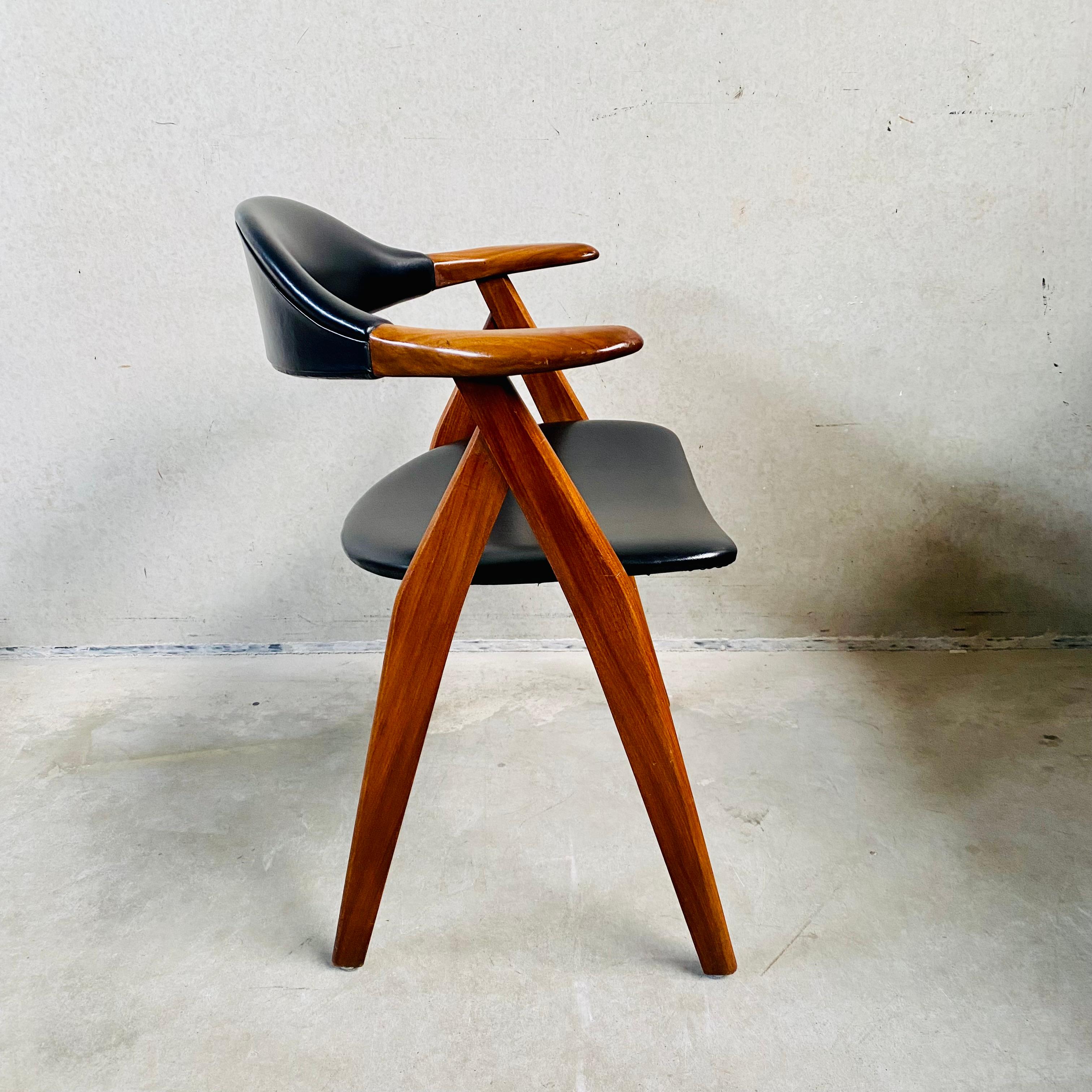 Cow Horn Chair by Tijsseling Meubelfabriek, Netherlands 1960 For Sale 3