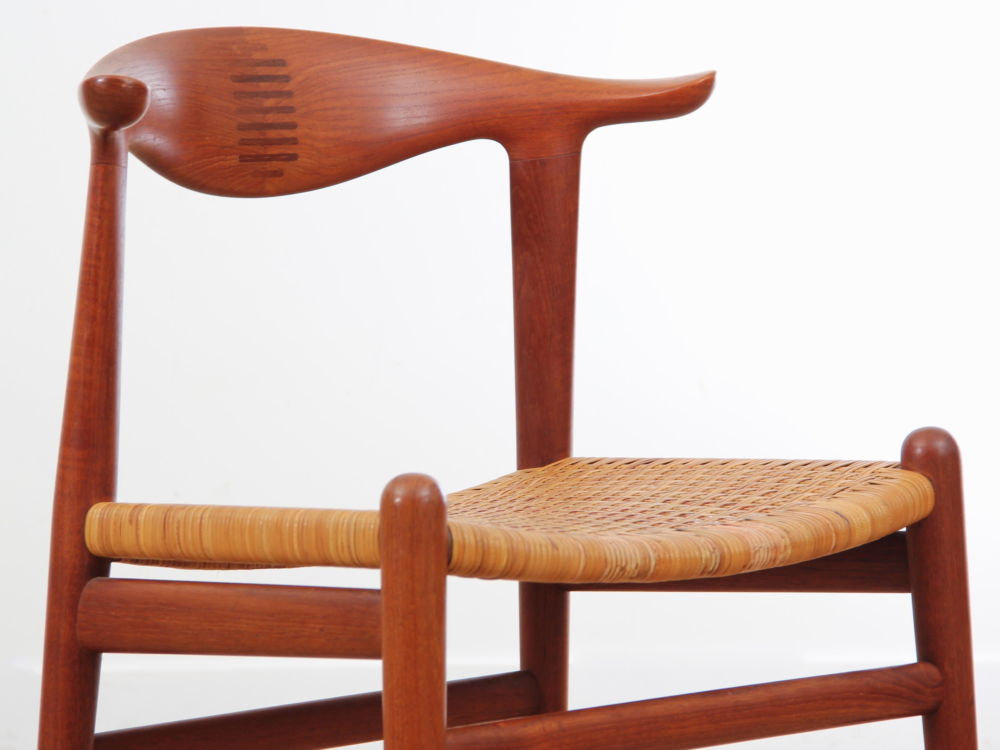 Cow Horn Chair in Teak by Hans Wegner for Johannes Hansen For Sale 4