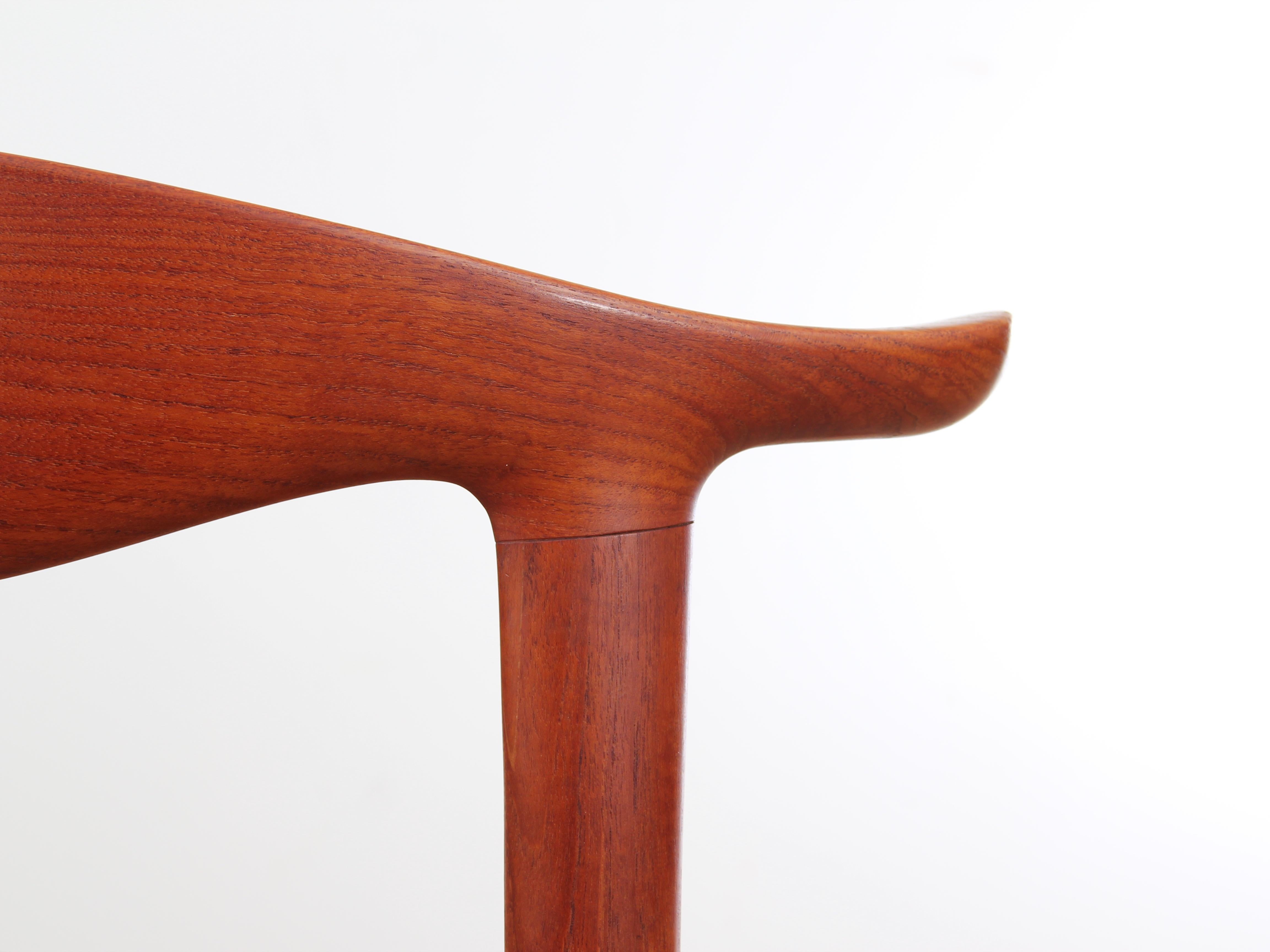 Cow Horn Chair in Teak by Hans Wegner for Johannes Hansen In Excellent Condition For Sale In Courbevoie, FR