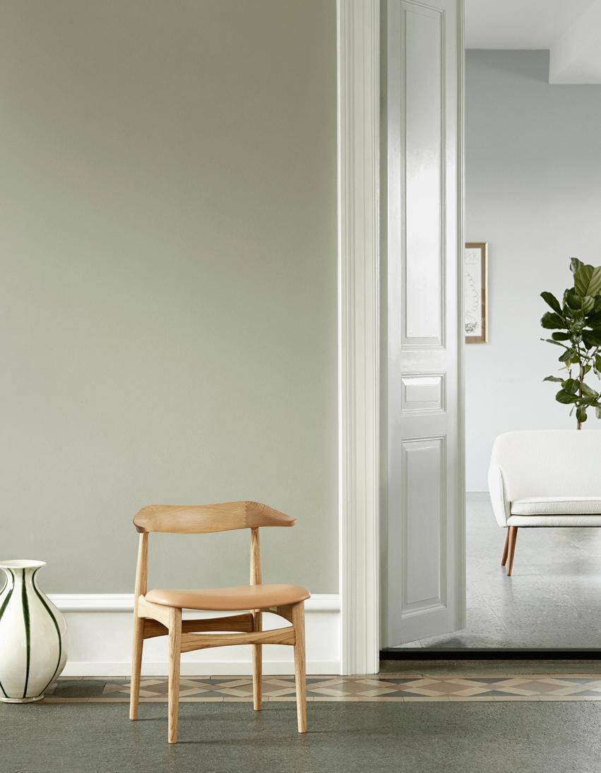 Kuhhorn-Stuhl aus Nussbaumholz und Eiche mit Naturleder von Warm Nordic im Angebot 7