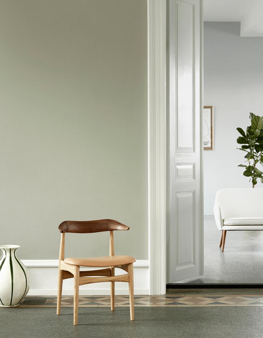 Kuhhorn-Stuhl aus Nussbaumholz und Eiche mit Naturleder von Warm Nordic im Angebot 8