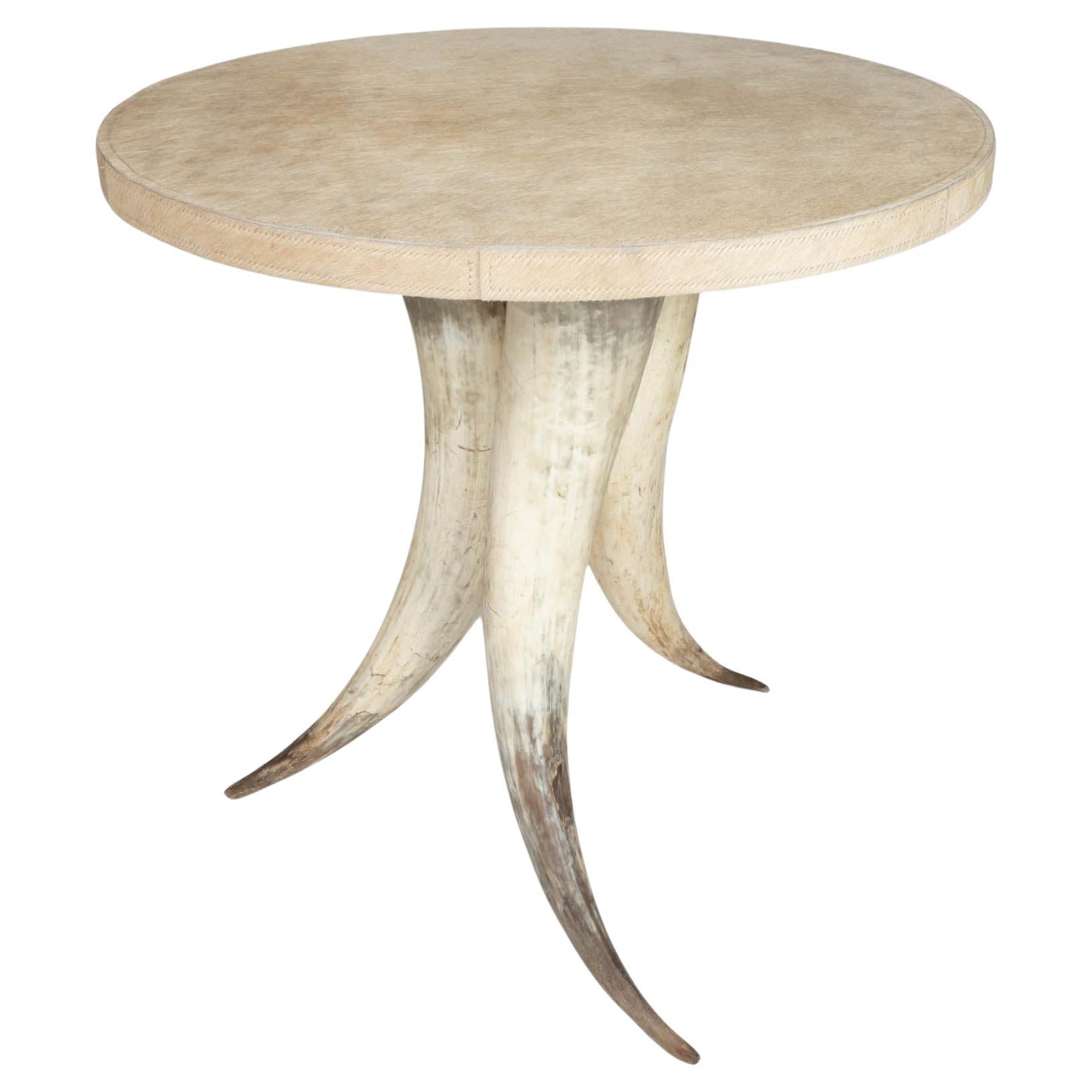 Table en corne de vache avec plateau en peau de vache crème