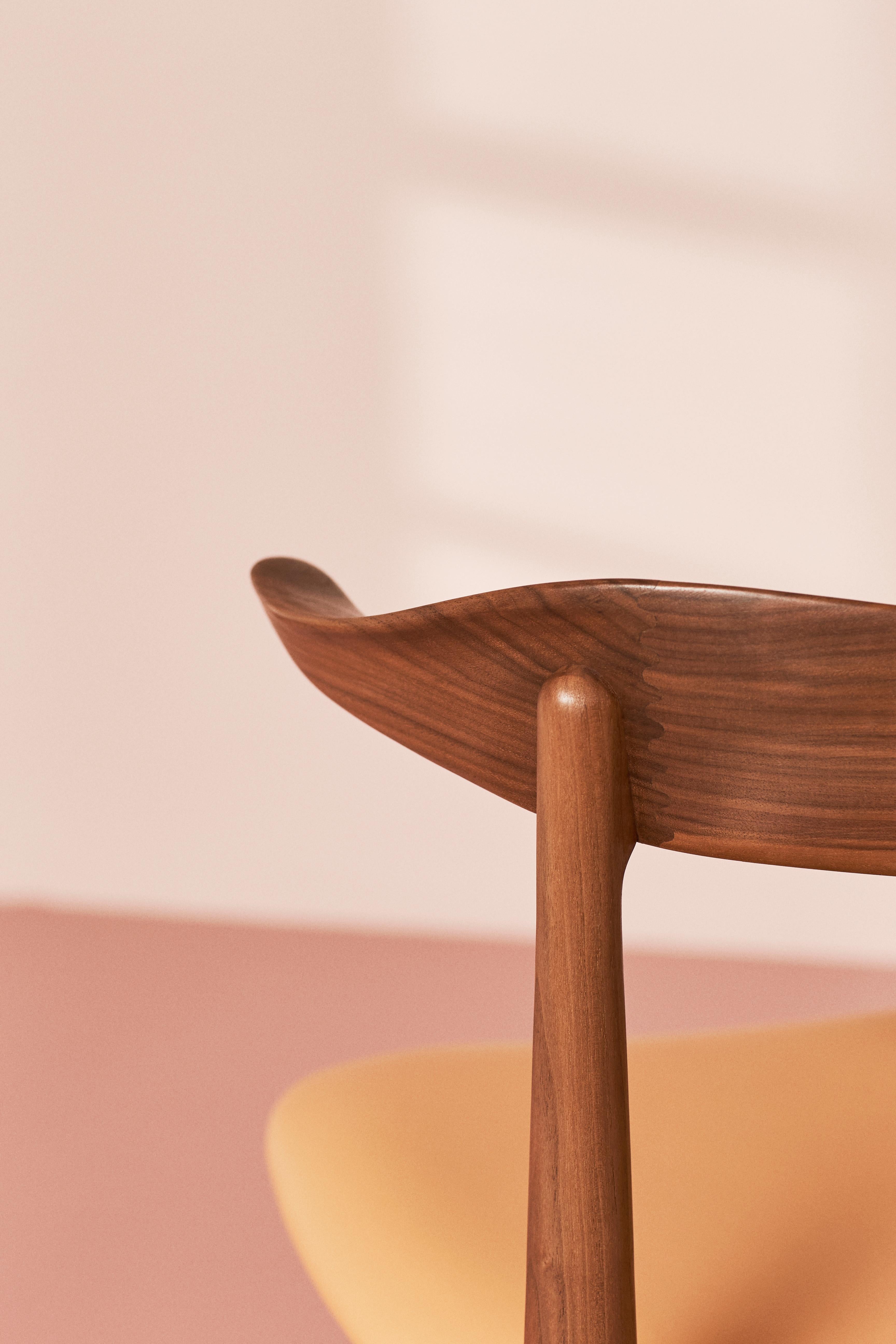 Cow Horn Walnut Chair, by Knud Færch from Warm Nordic For Sale 8