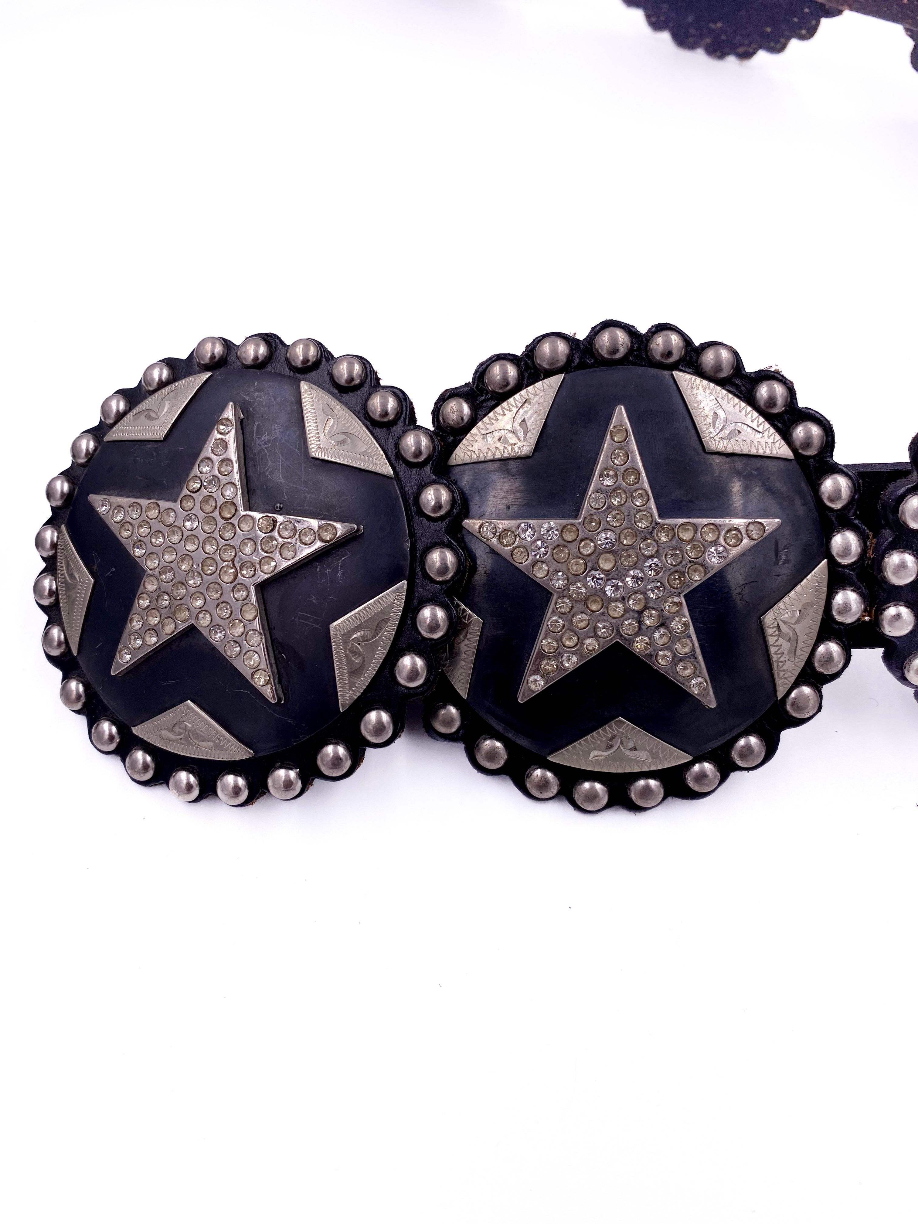Cowboy Decor Schwarzer Ledergürtel mit Nieten und silbernen Strass Sternen aus Leder im Angebot 1