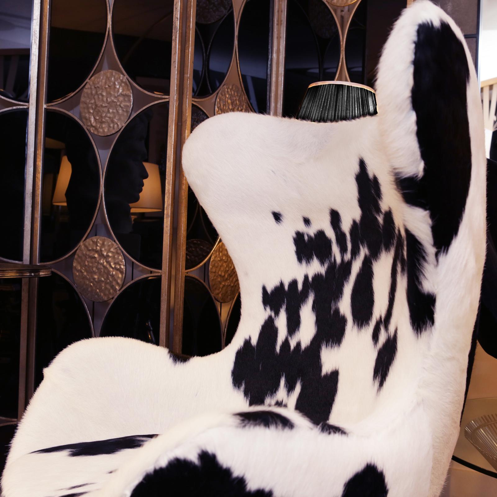 Pony Black and White Egg Armchair For Sale 1