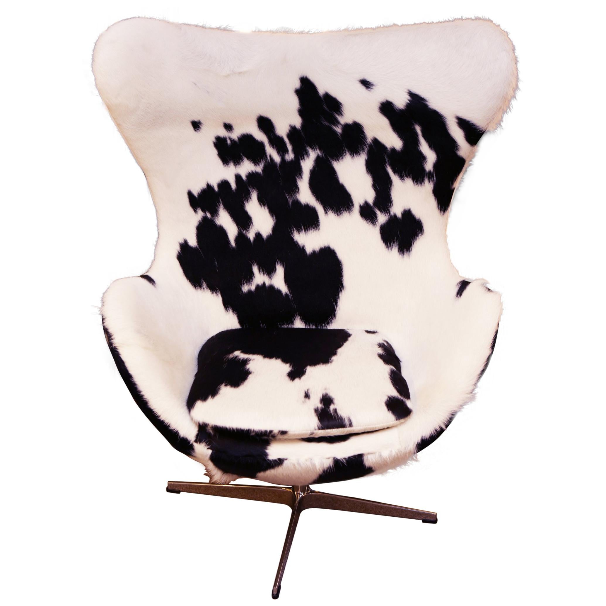 Pony Black and White Egg Armchair