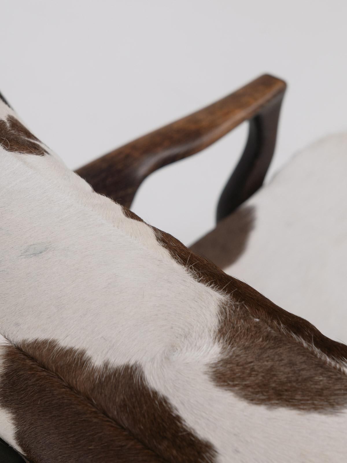 Cowhide Juliette Sofa by Guillerme et Chambron, 1960s For Sale 3