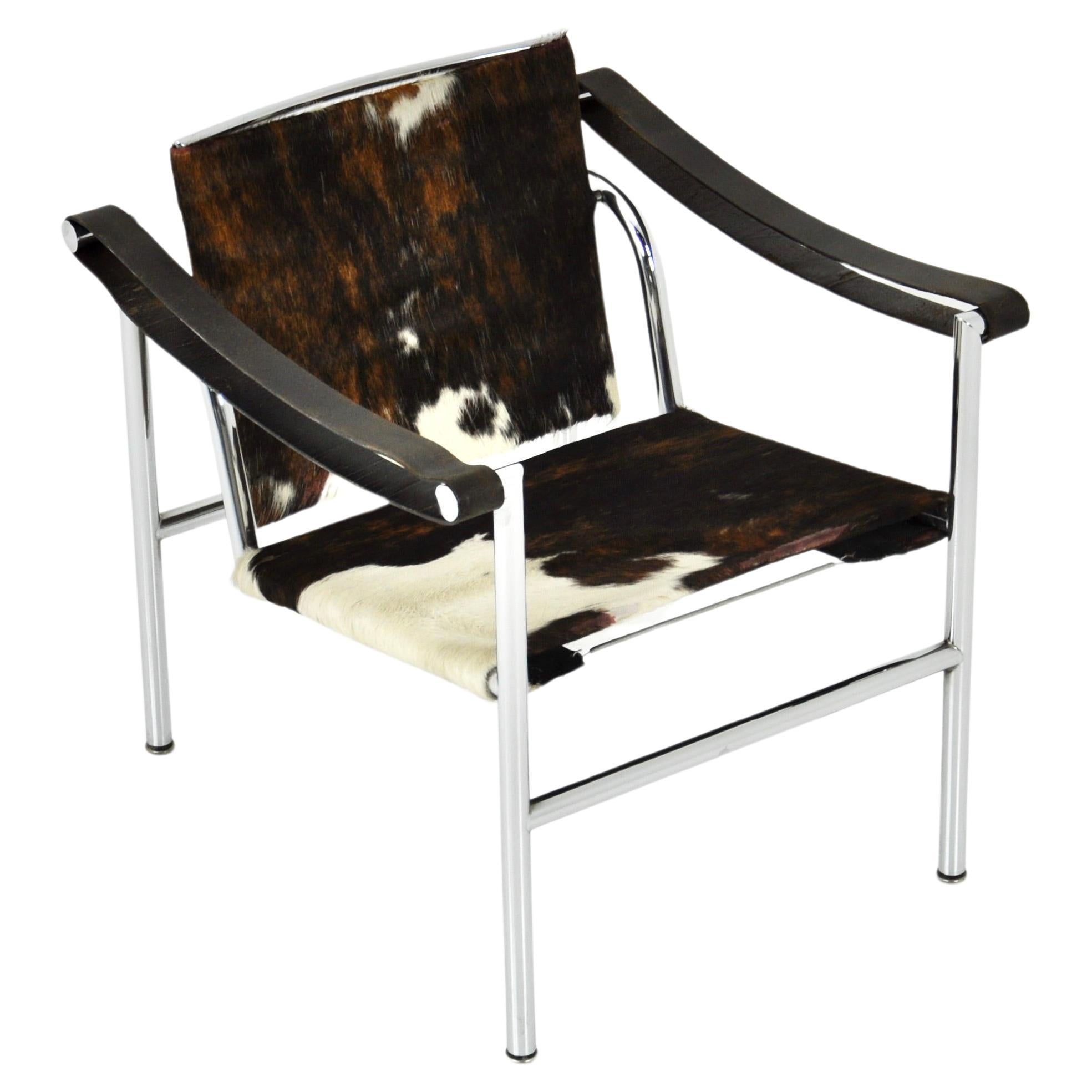 Cowhide LC1 armchairs by Le Corbusier for Cassina, 1970s For Sale