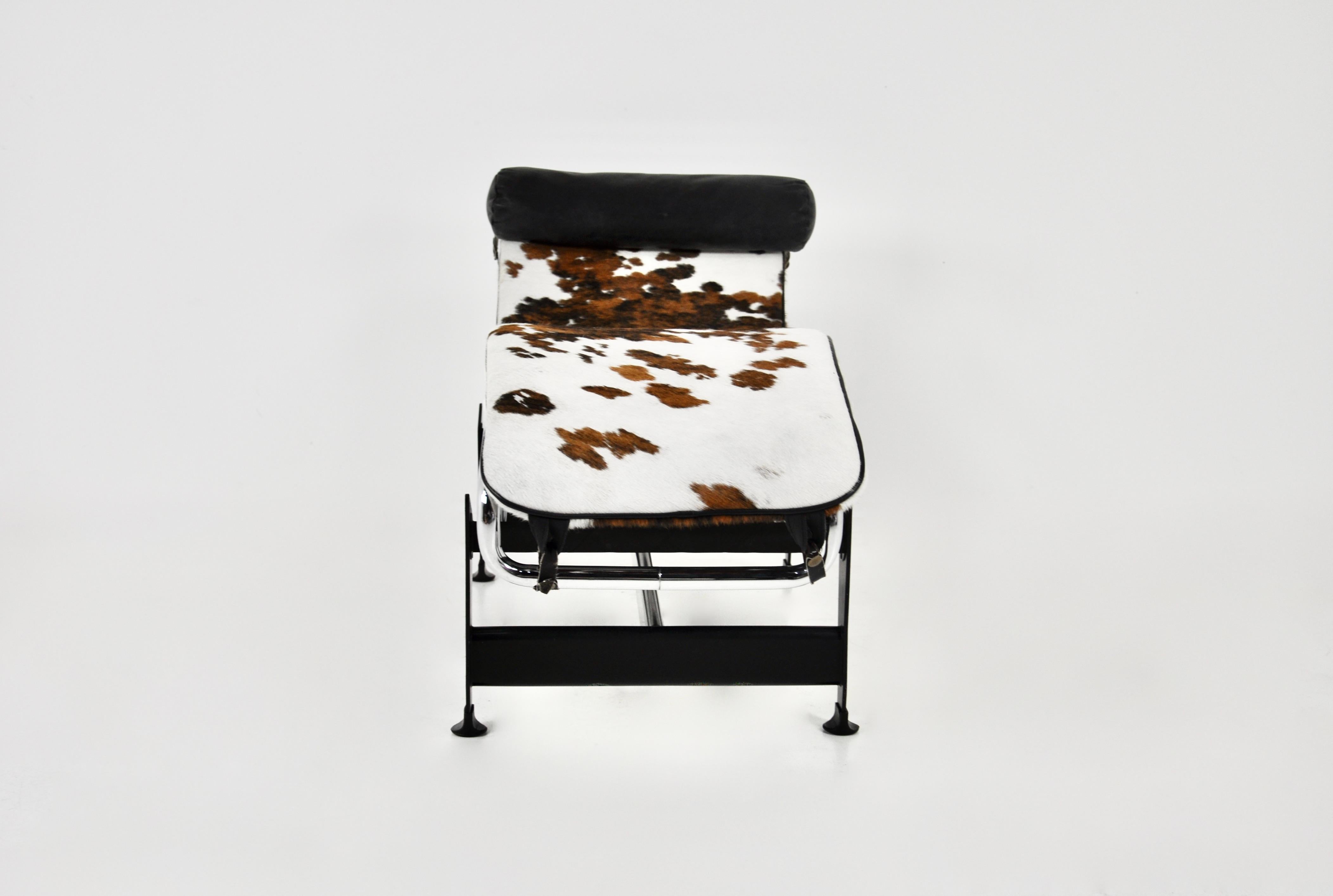 French Cowhide LC4 Lounge Chair by Le Corbusier for Cassina, 1970s