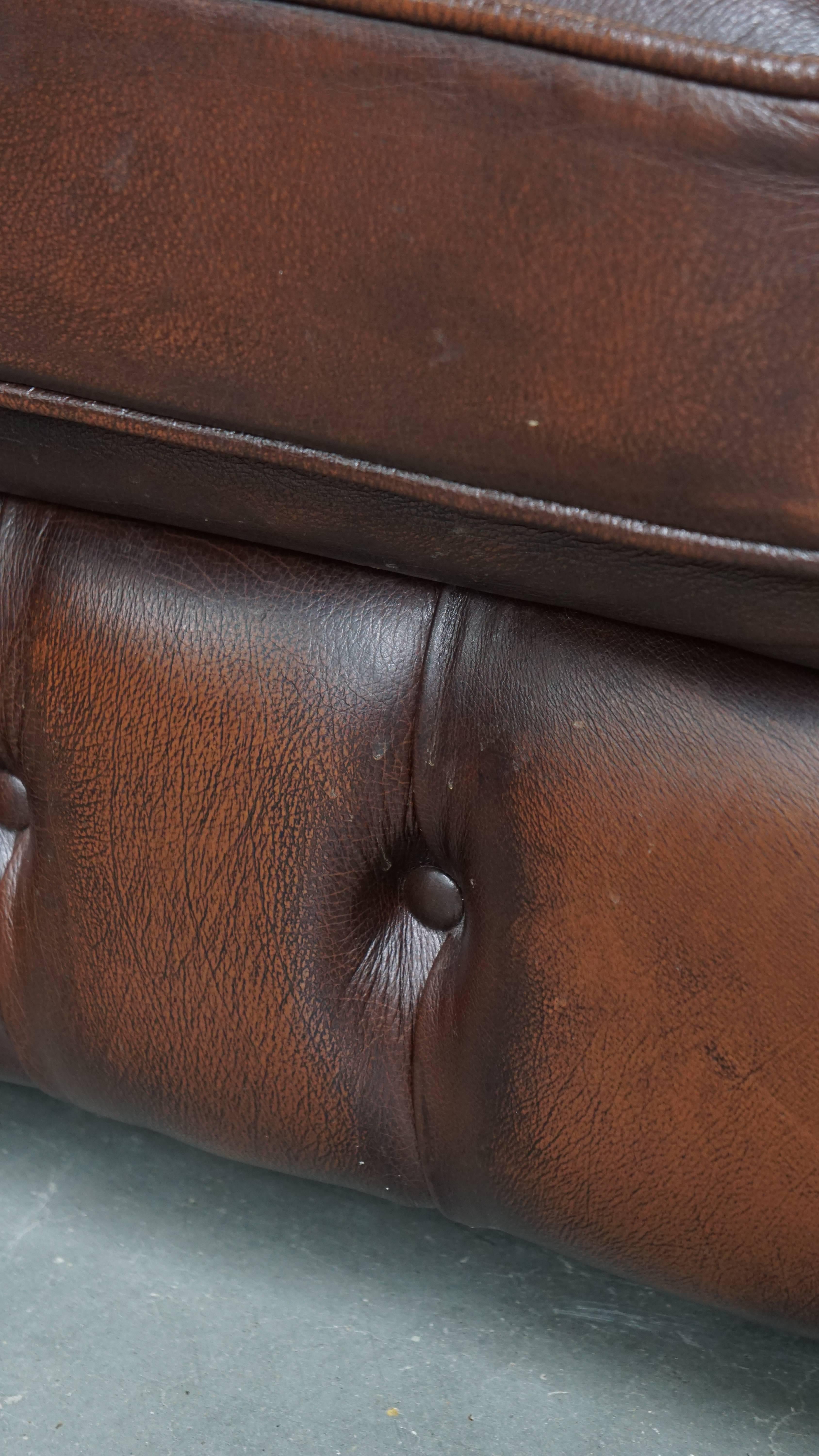 Sillón Chesterfield de cuero de vaca estilo inglés en venta 4