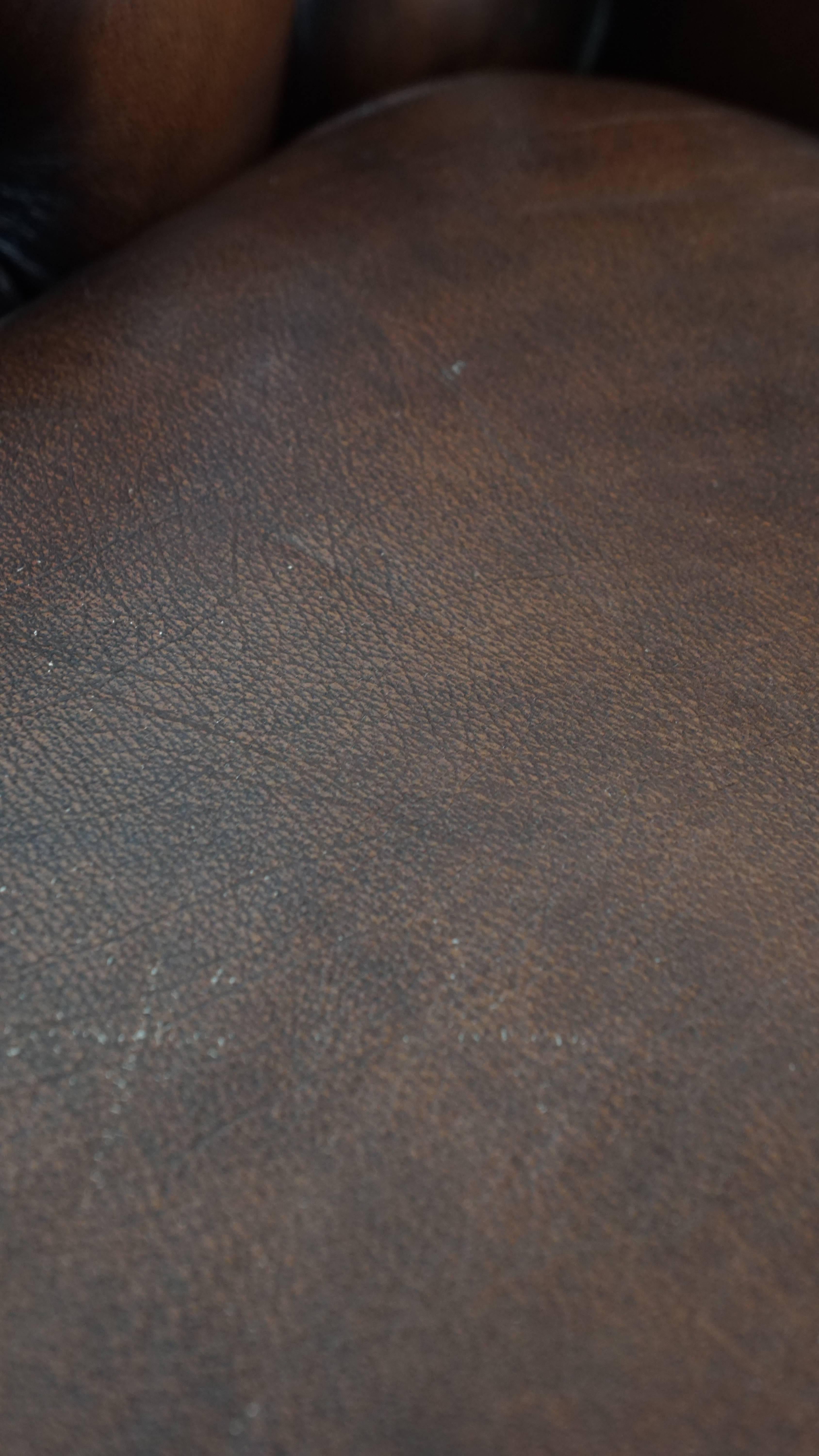 Sillón Chesterfield de cuero de vaca estilo inglés en venta 5