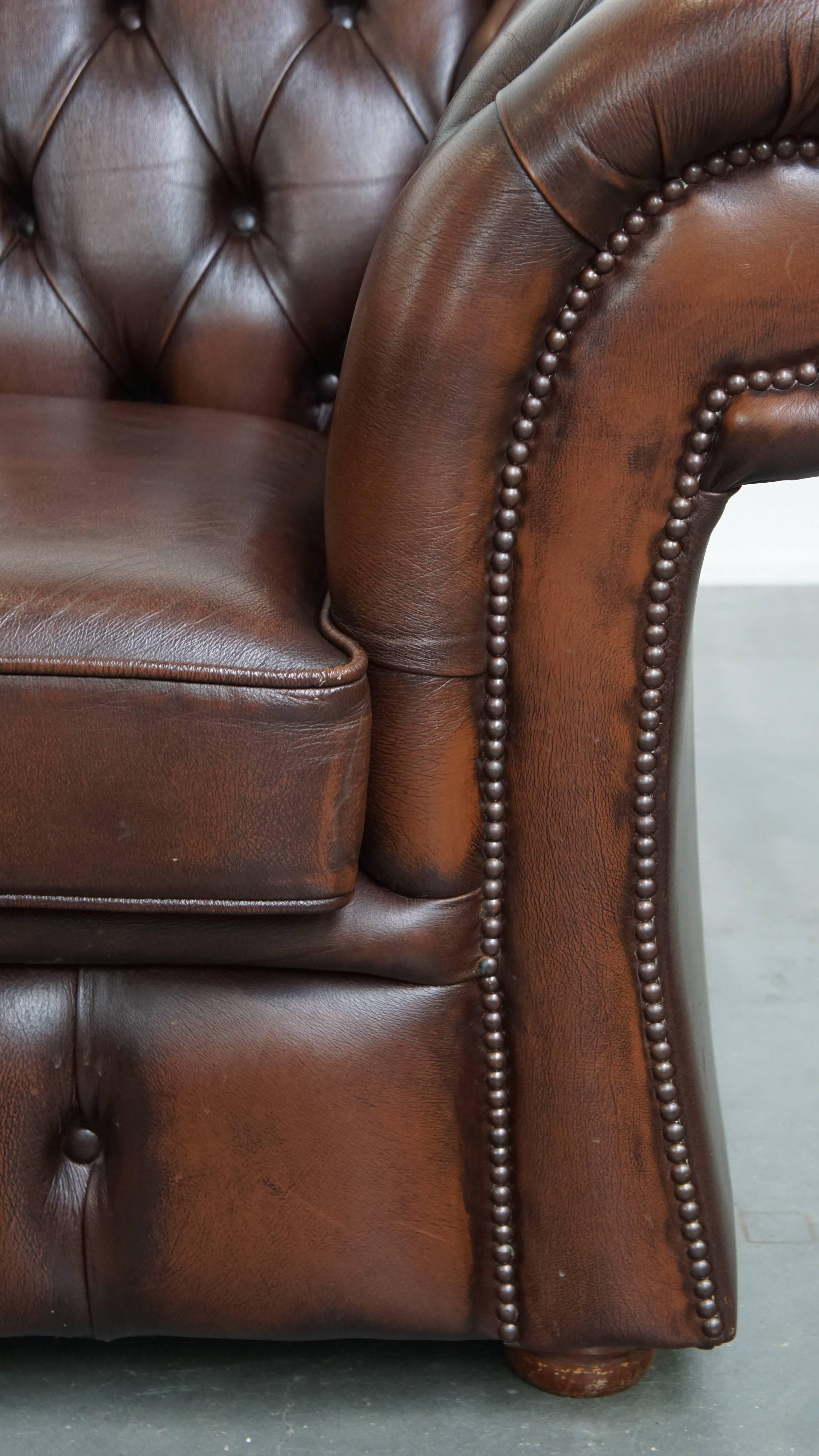 Sillón Chesterfield de cuero de vaca estilo inglés en venta 2