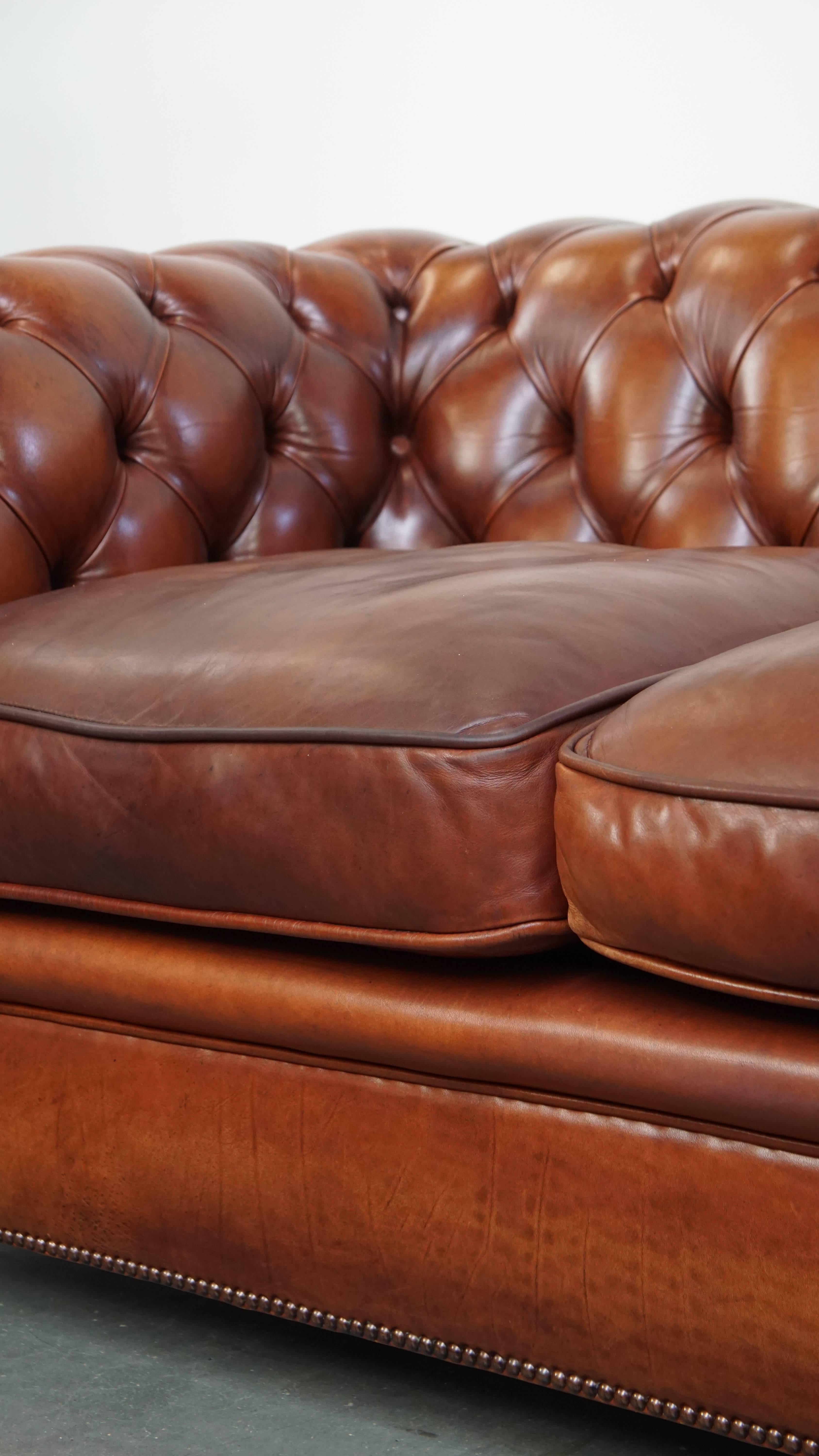 Chesterfield-Sofa aus Rindsleder im englischen Stil mit Rindsleder im Angebot 7