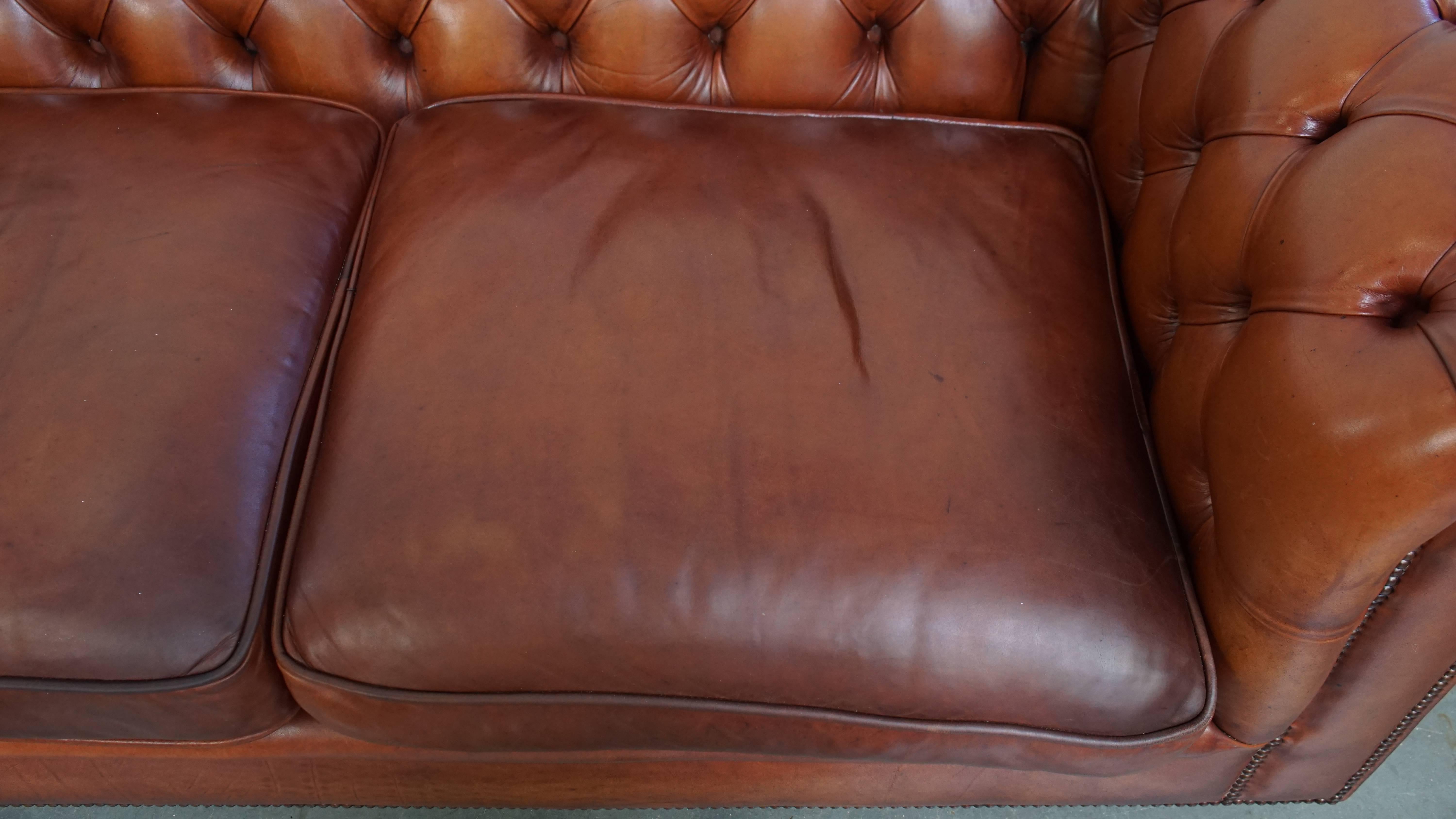 Chesterfield-Sofa aus Rindsleder im englischen Stil mit Rindsleder im Angebot 1