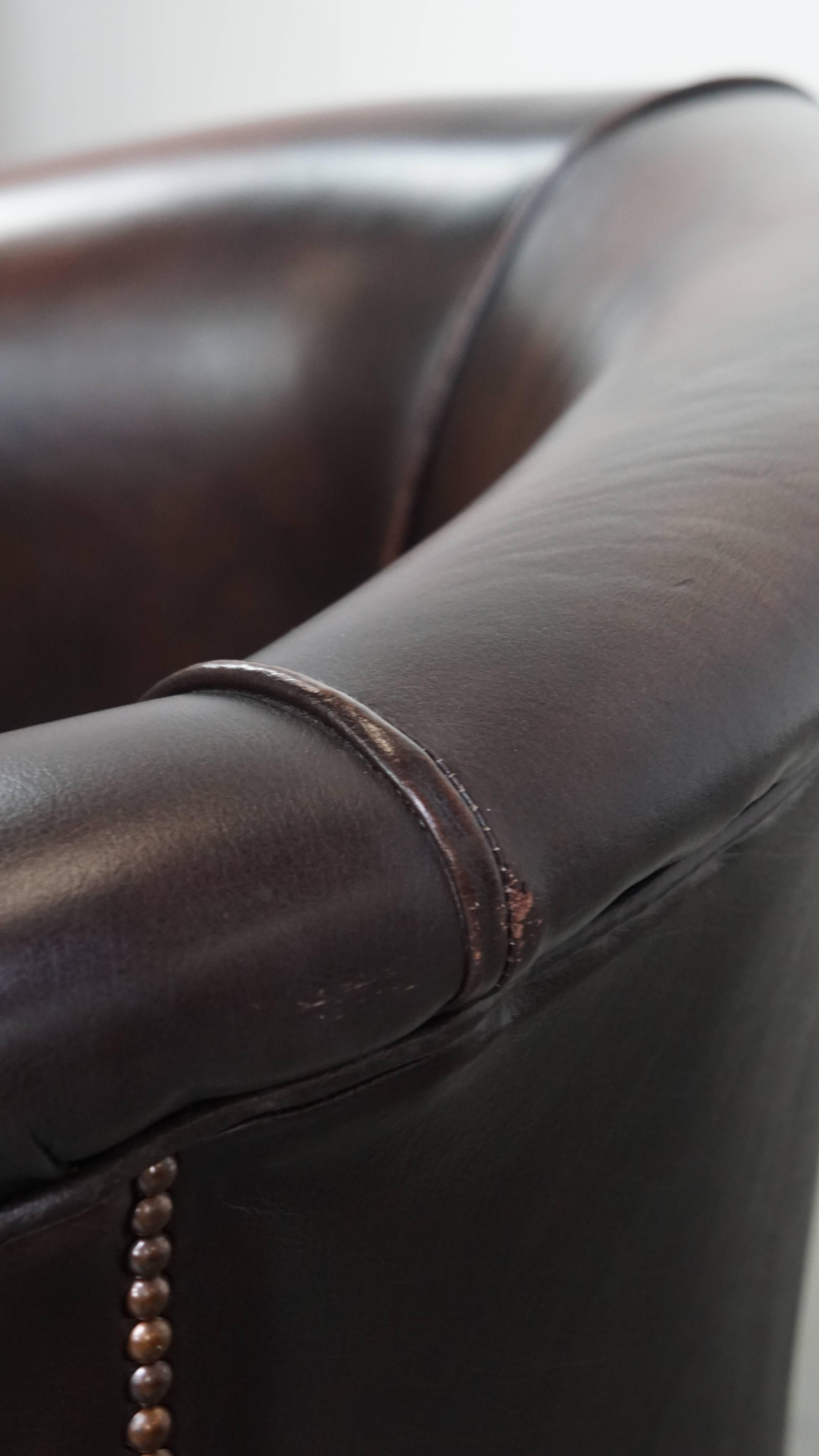 Fauteuil club en cuir de vachette de style anglais en vente 6