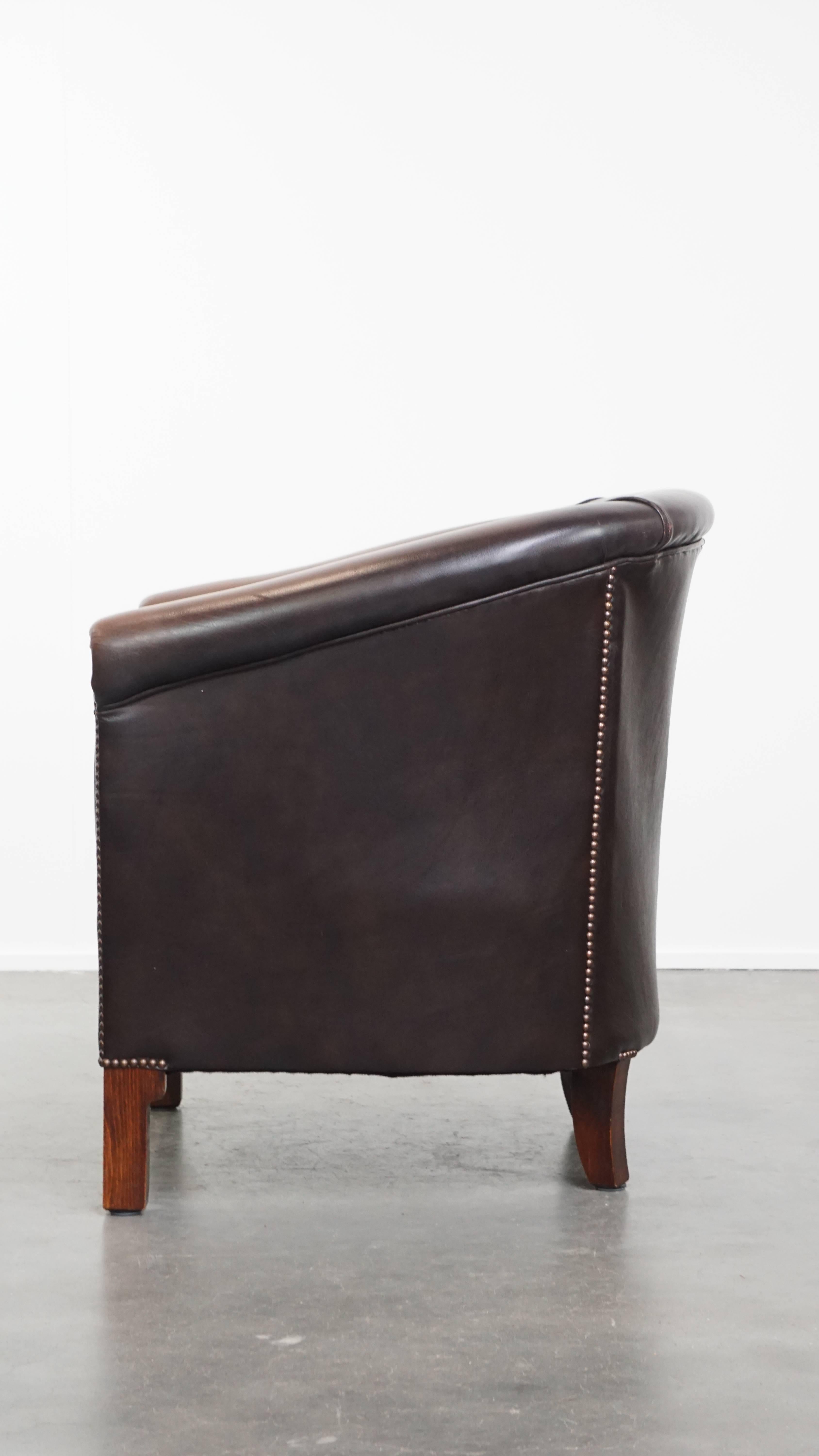 Fauteuil club en cuir de vachette de style anglais Bon état - En vente à Harderwijk, NL
