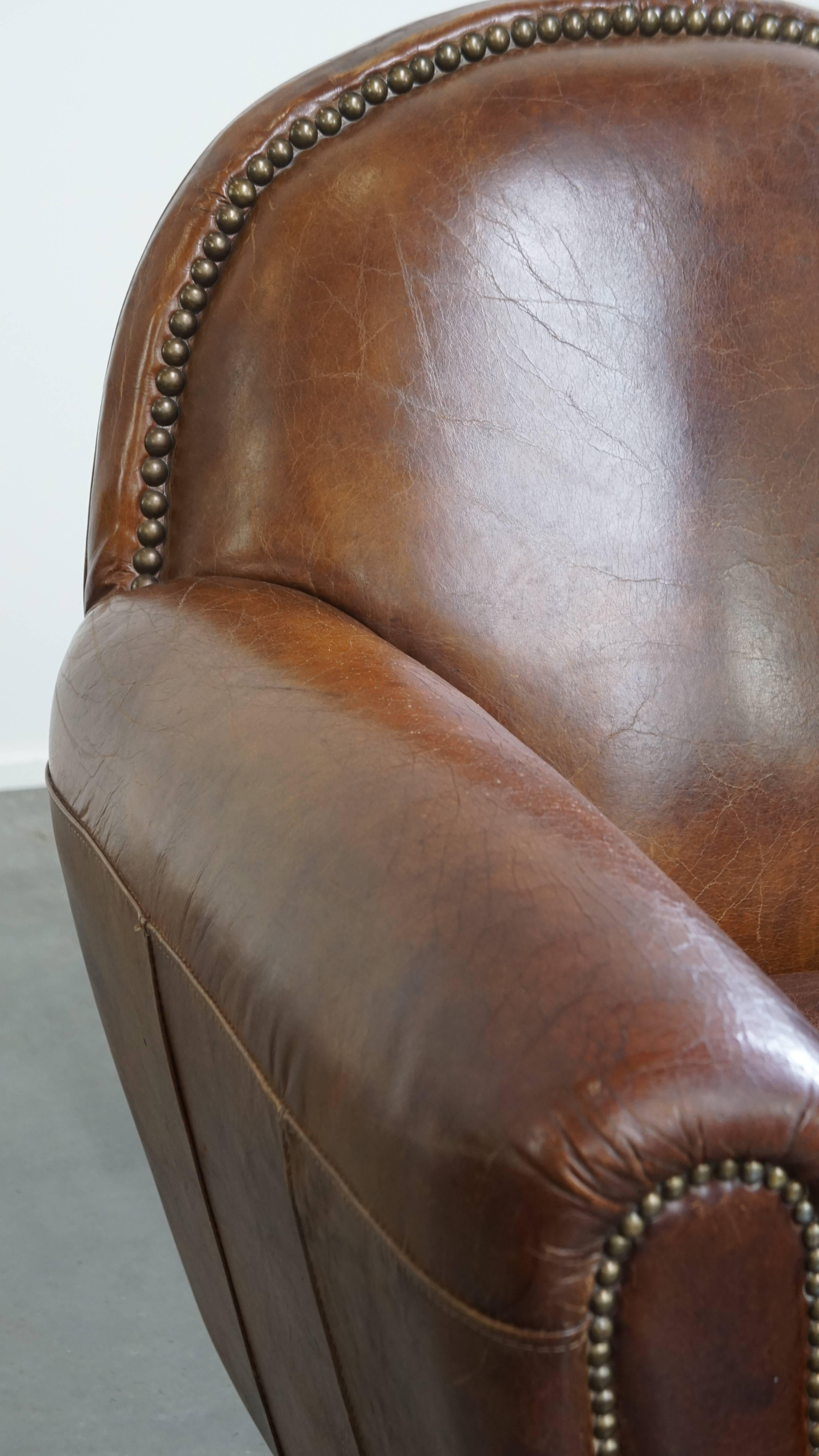 Sillón de diseño en piel de vaca con formas redondeadas en venta 4