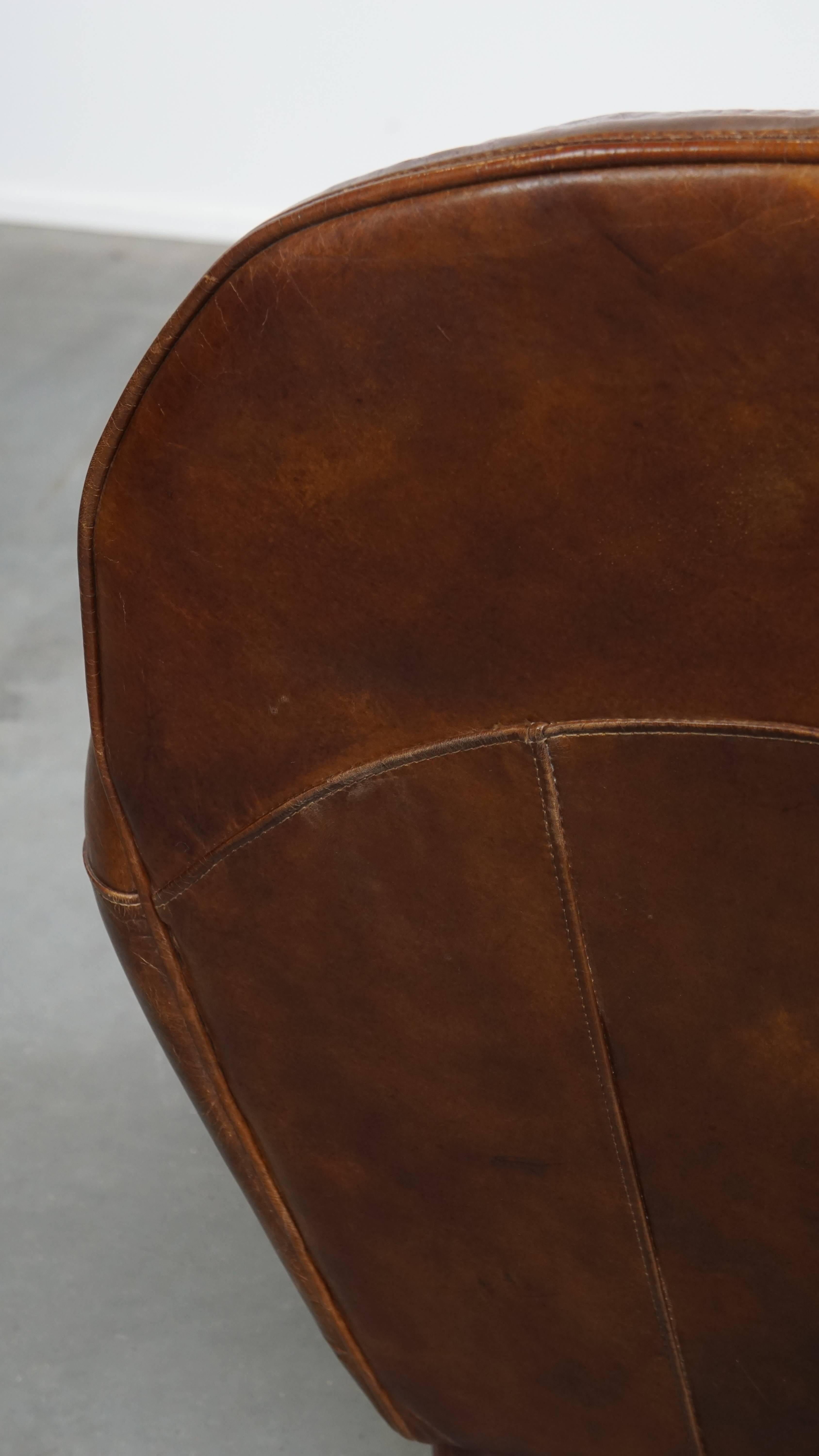 Sillón de diseño en piel de vaca con formas redondeadas en venta 6