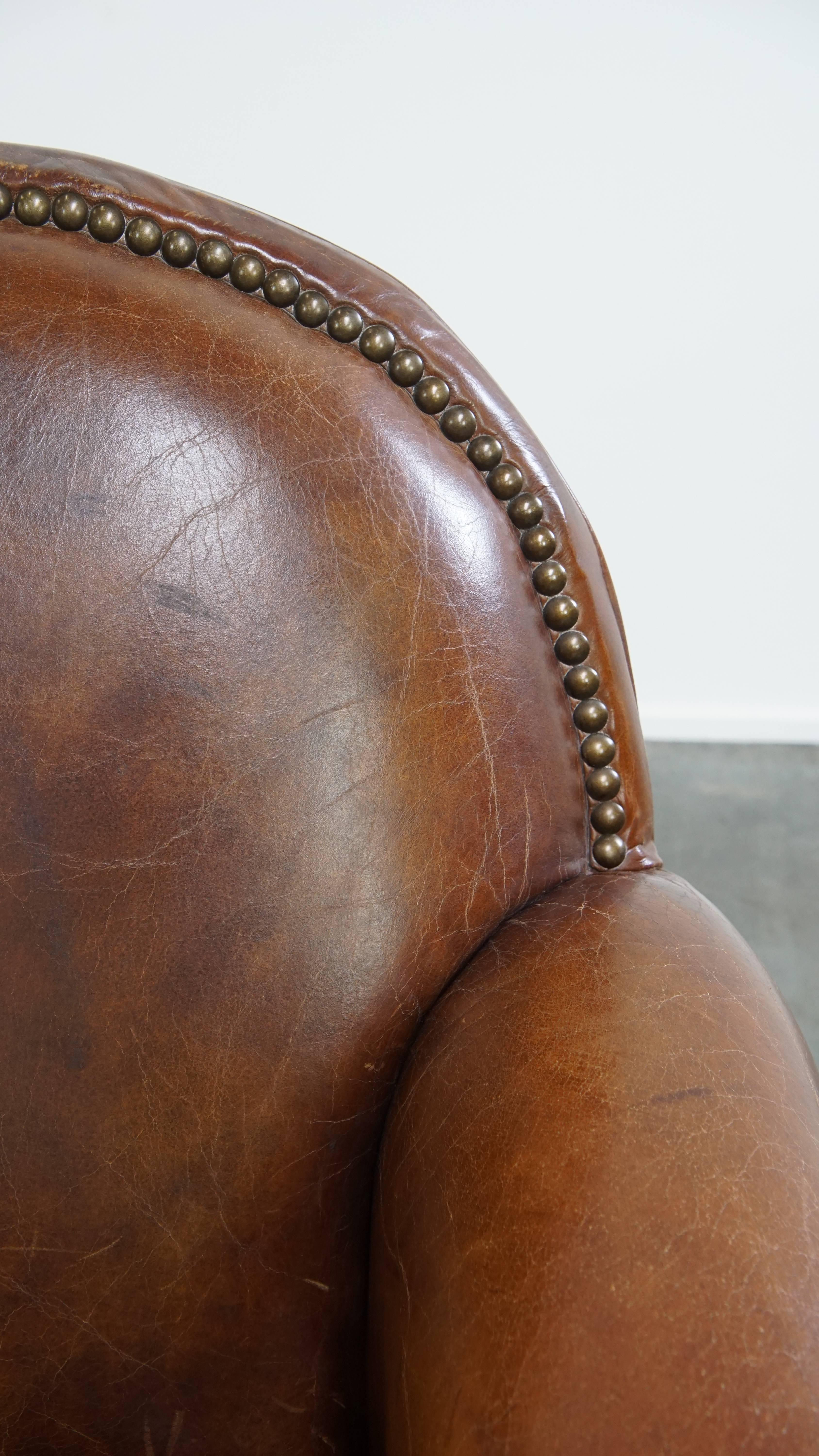 Sillón de diseño en piel de vaca con formas redondeadas en venta 2
