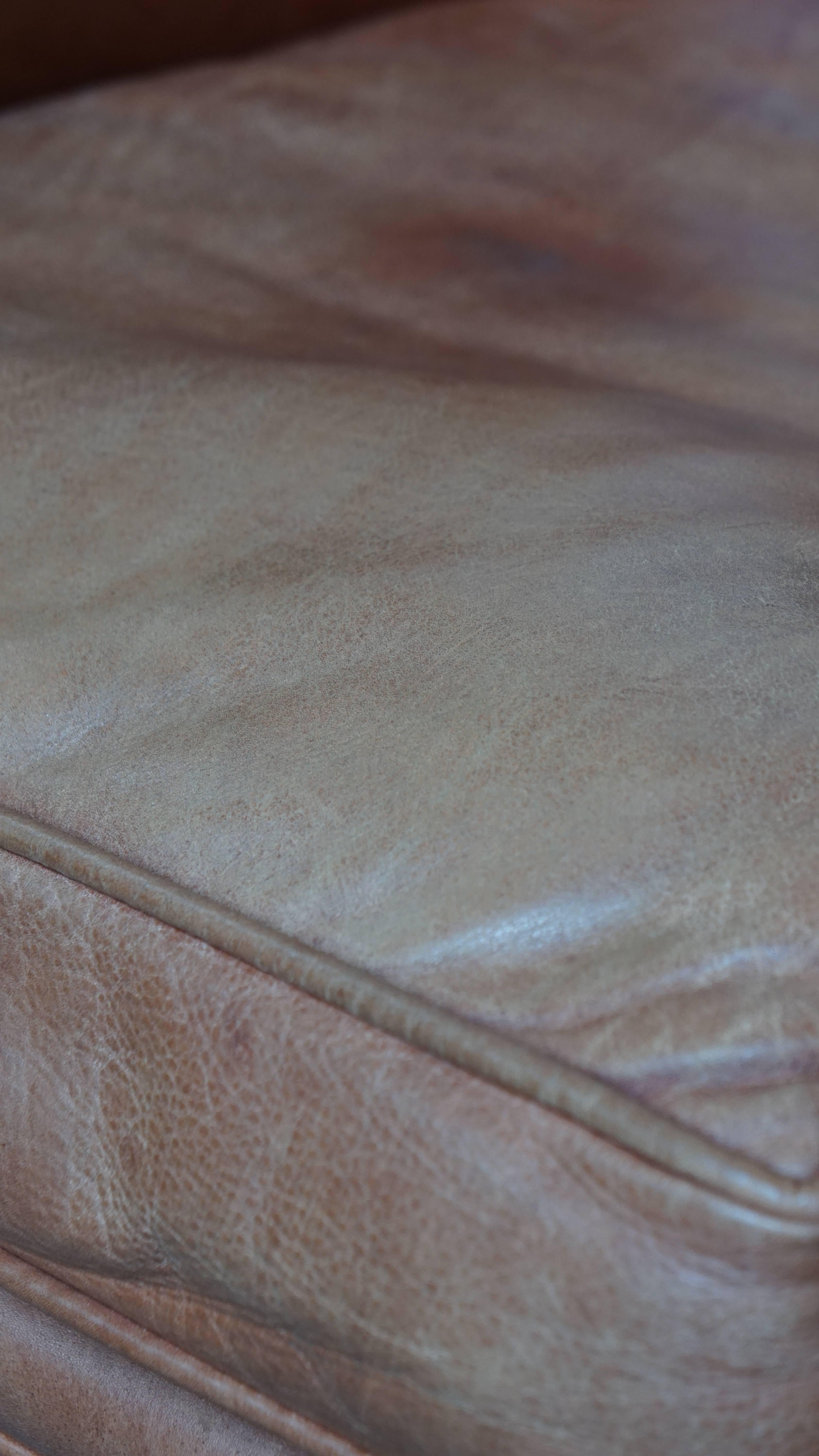 Sedia Club all'inglese in pelle di vacchetta in colore cognac chiaro in vendita 7