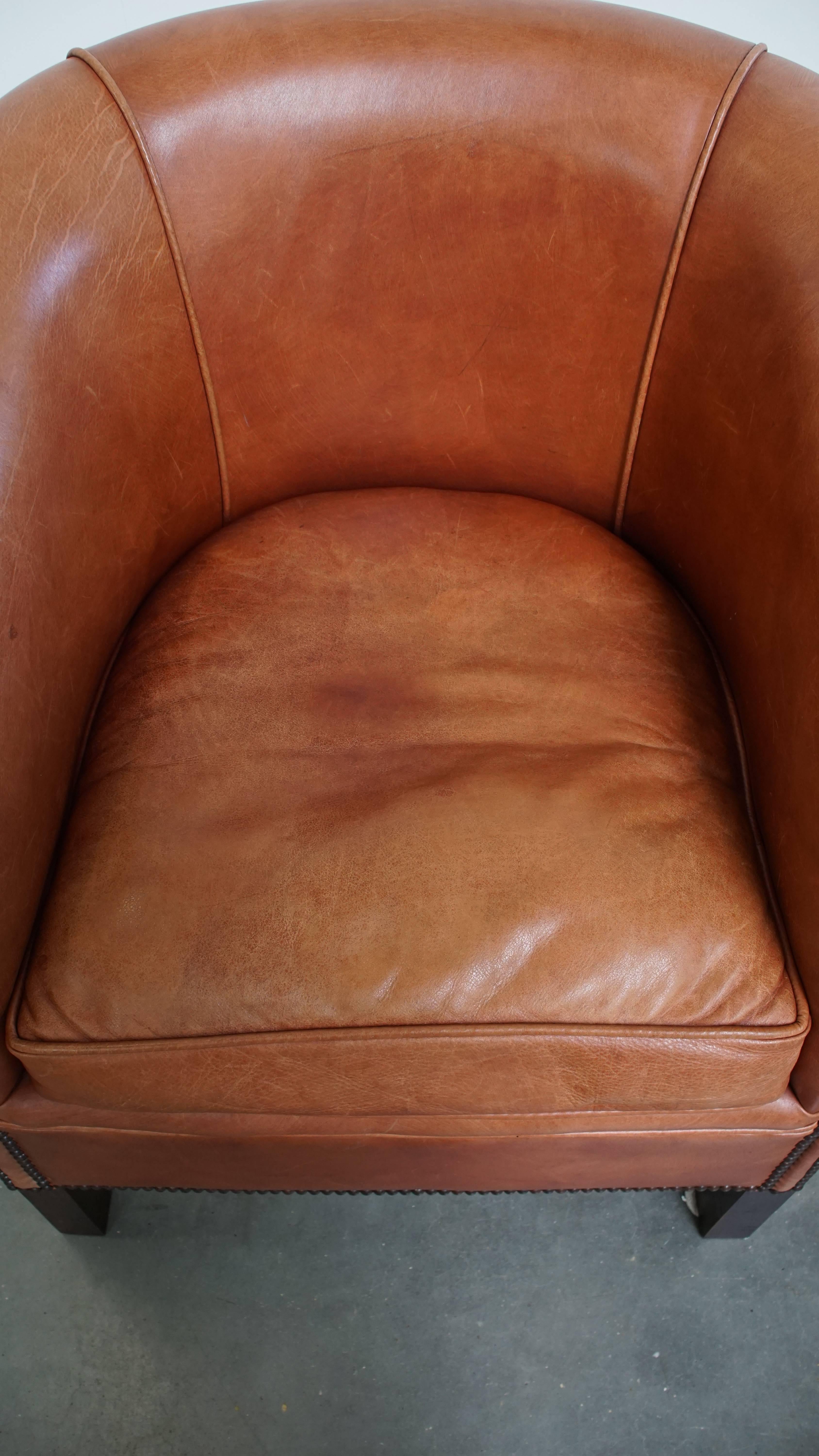 XX secolo Sedia Club all'inglese in pelle di vacchetta in colore cognac chiaro in vendita