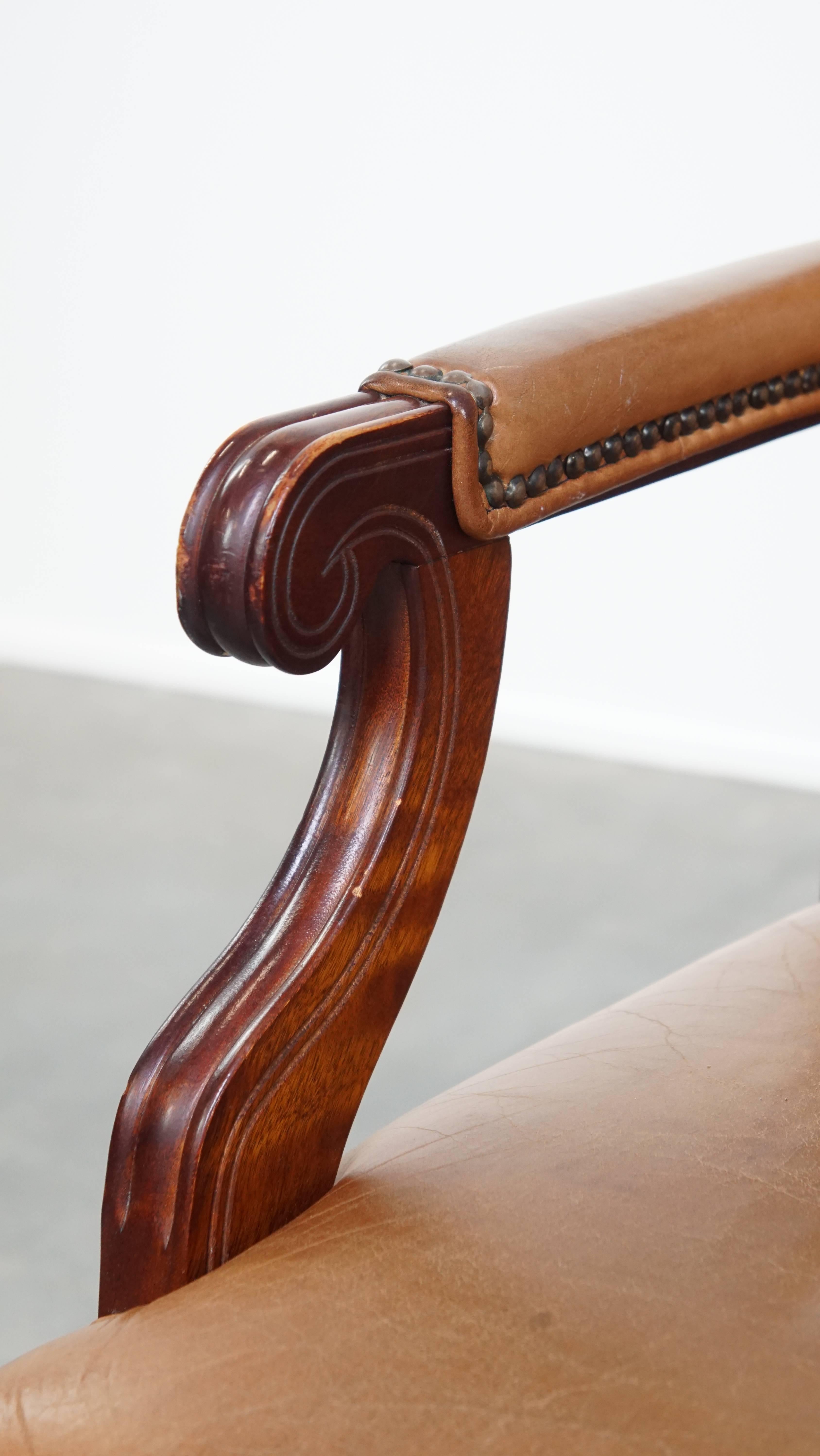 Sedia da ufficio Chesterfield girevole e inclinabile in pelle di vacchetta in stile inglese in vendita 2