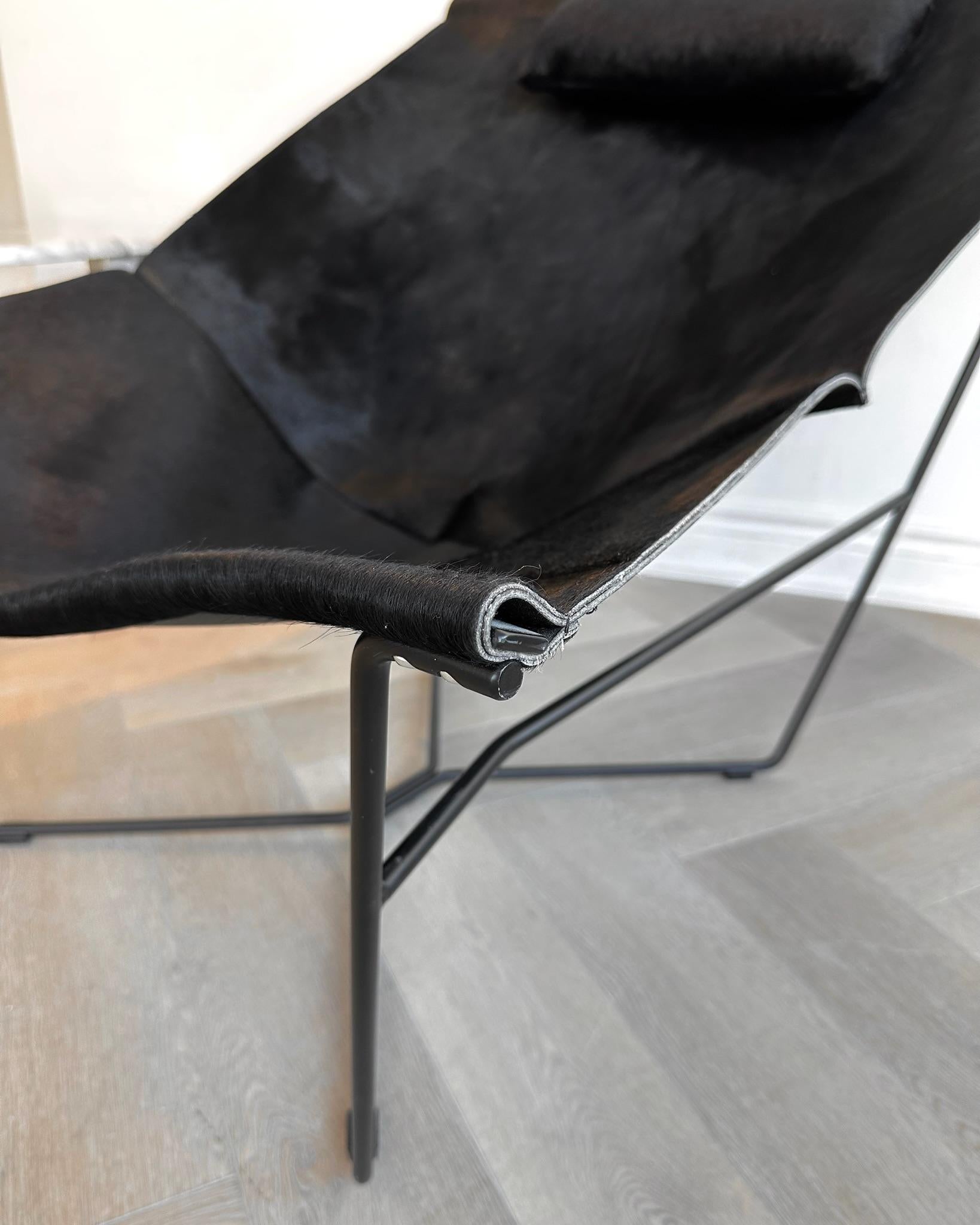 Cowhide Semana Sling Chair by David Weeks In Good Condition For Sale In Toronto, CA