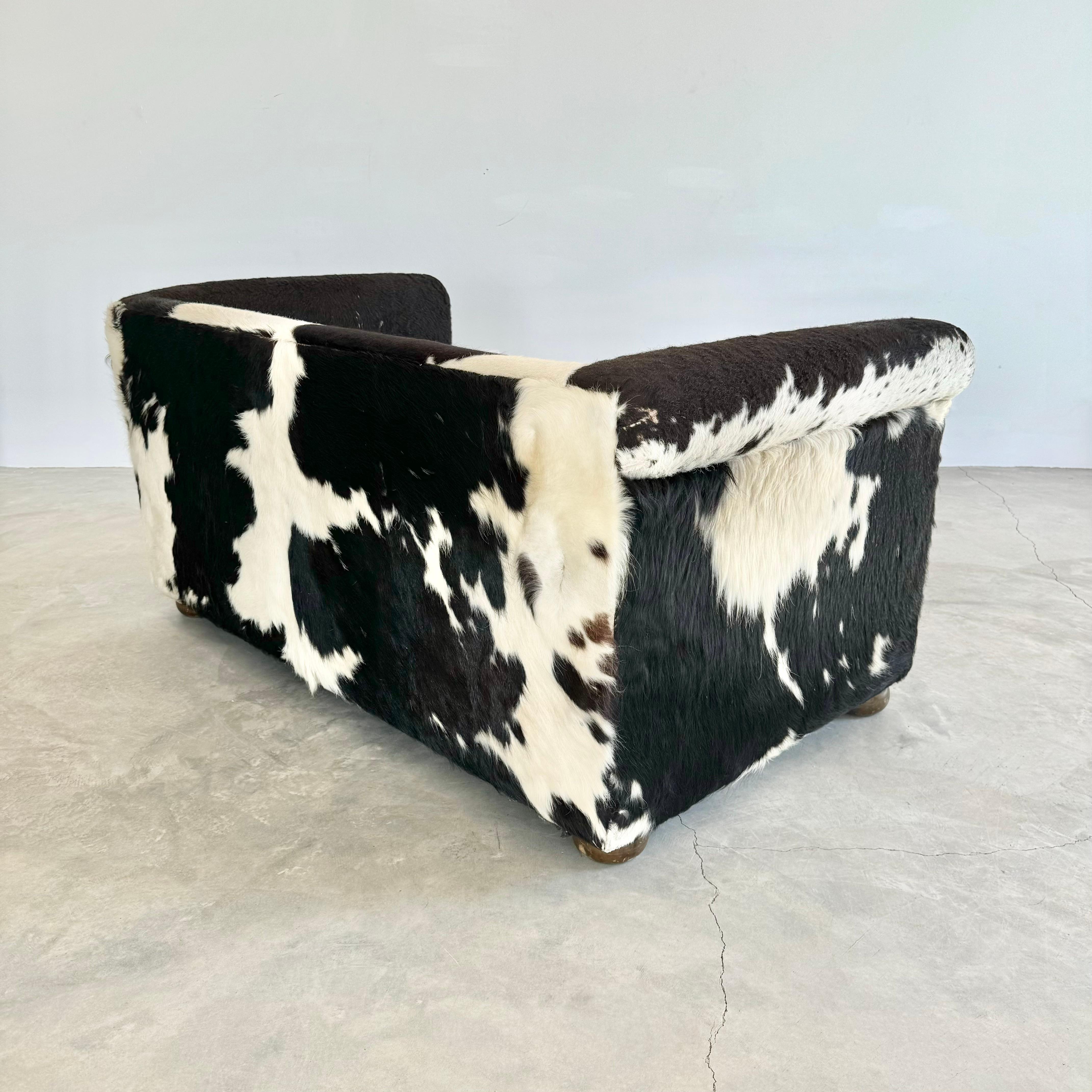 Cowhide Sofa, 1980s USA In Good Condition In Los Angeles, CA