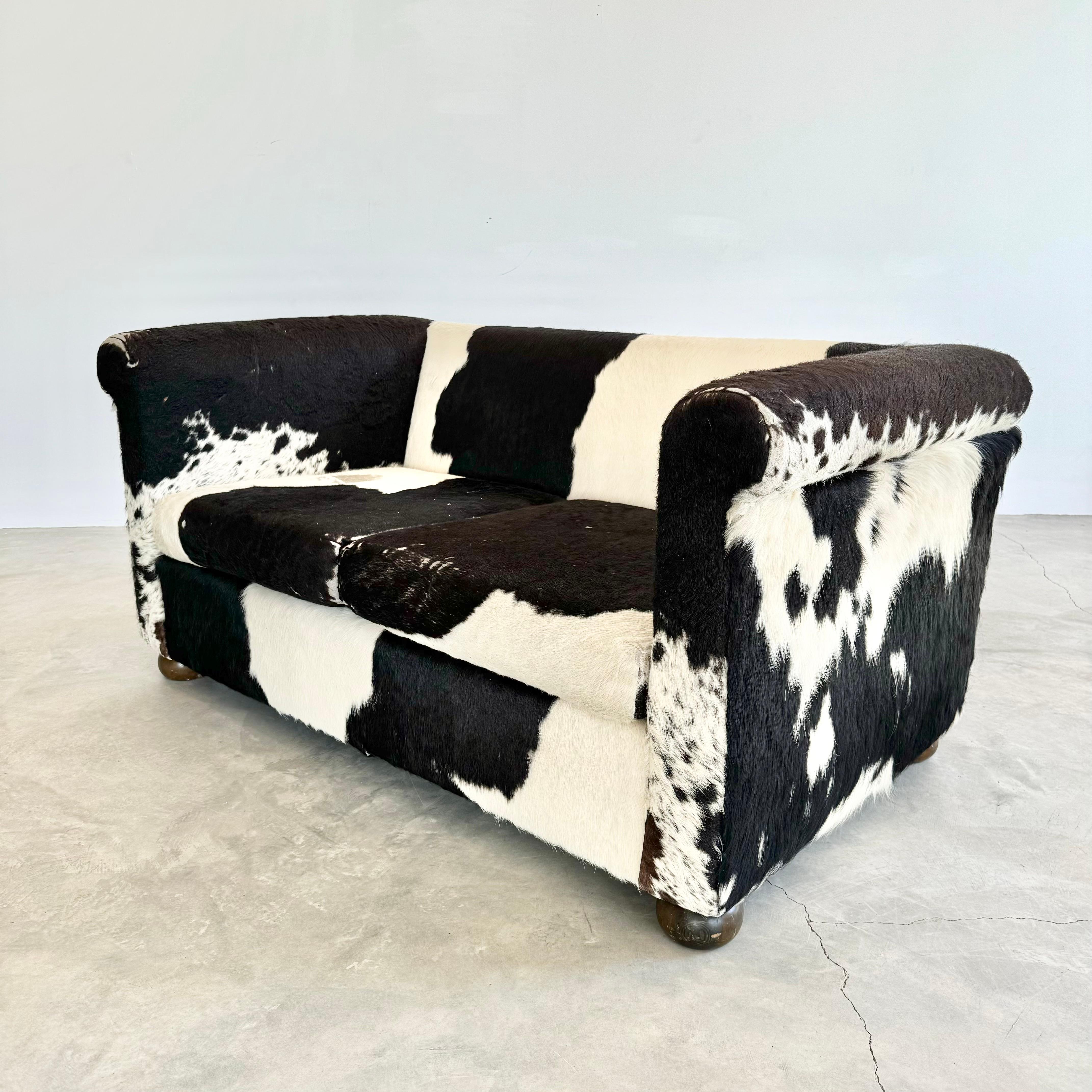 Cowhide Sofa, 1980s USA For Sale 2