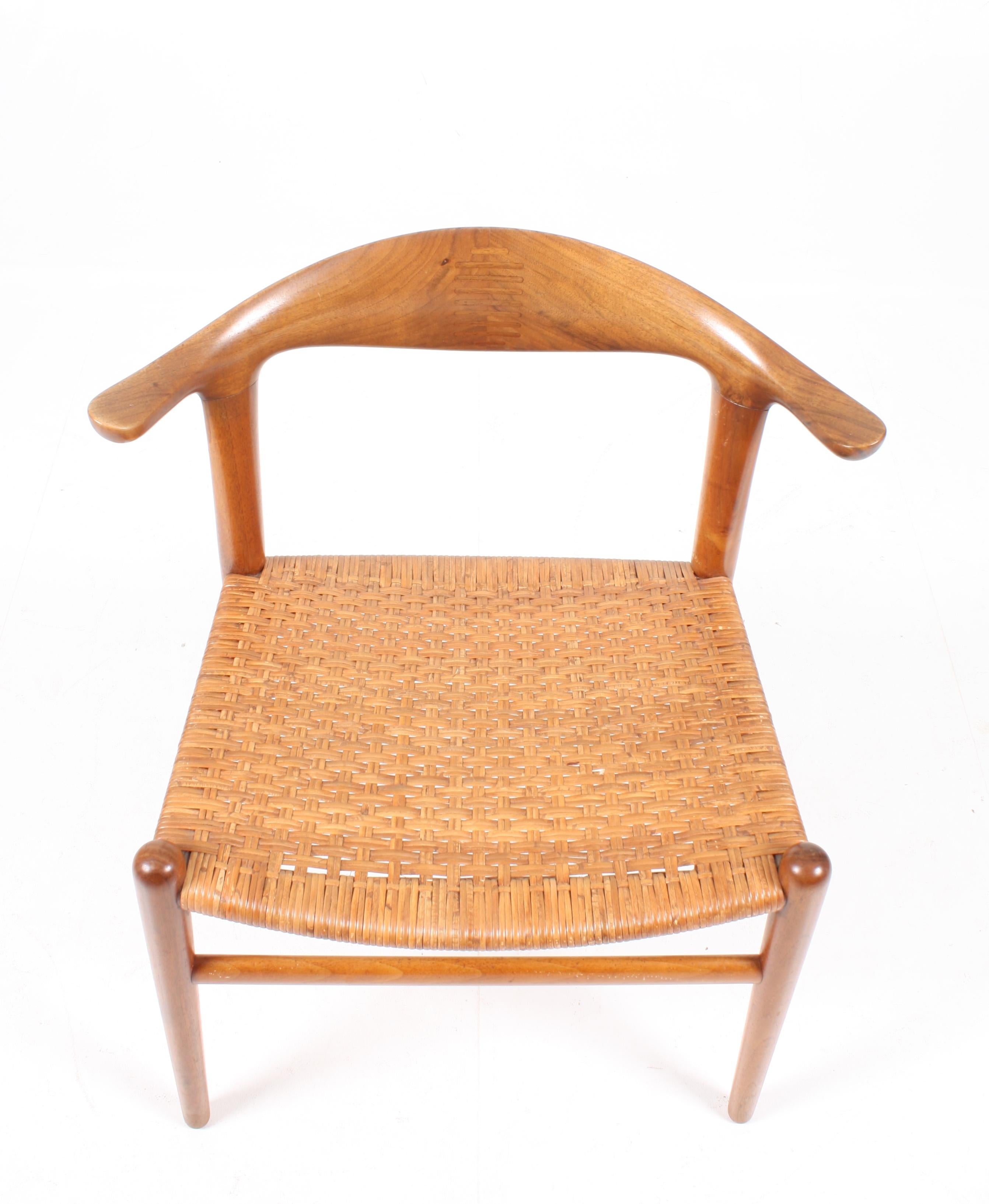 Cowhorn-Stuhl von Wegner (Skandinavische Moderne)