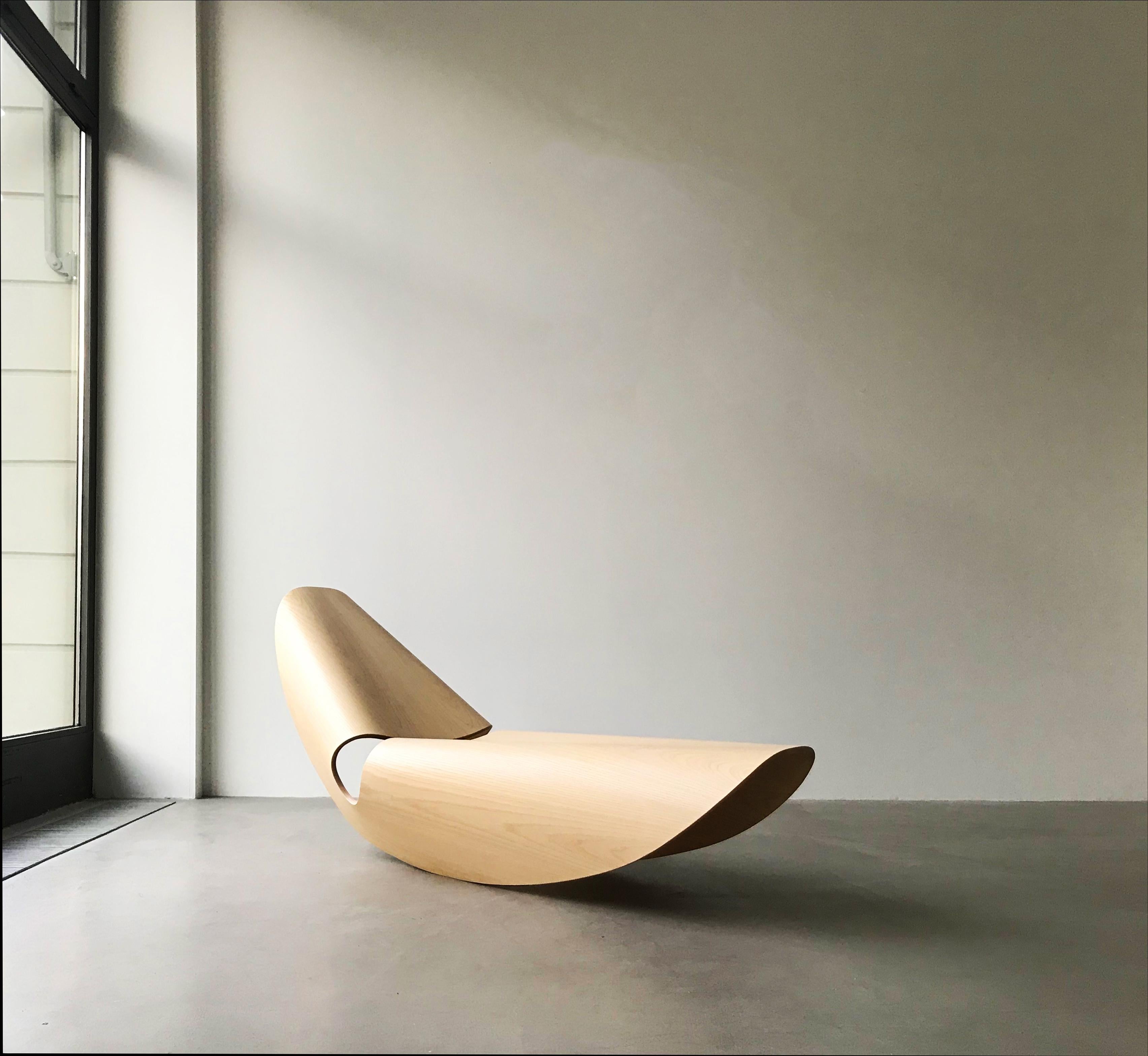 Cowrie, Rocking Chaise Longue, Walnut Veneered Bent Plywood, Made in Ratio For Sale 2