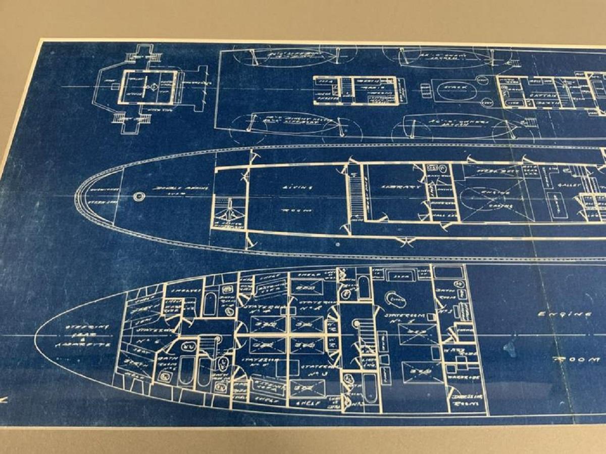Papier Cox and Stevens Blueprint of Yacht Robador (Breprint du yacht) en vente
