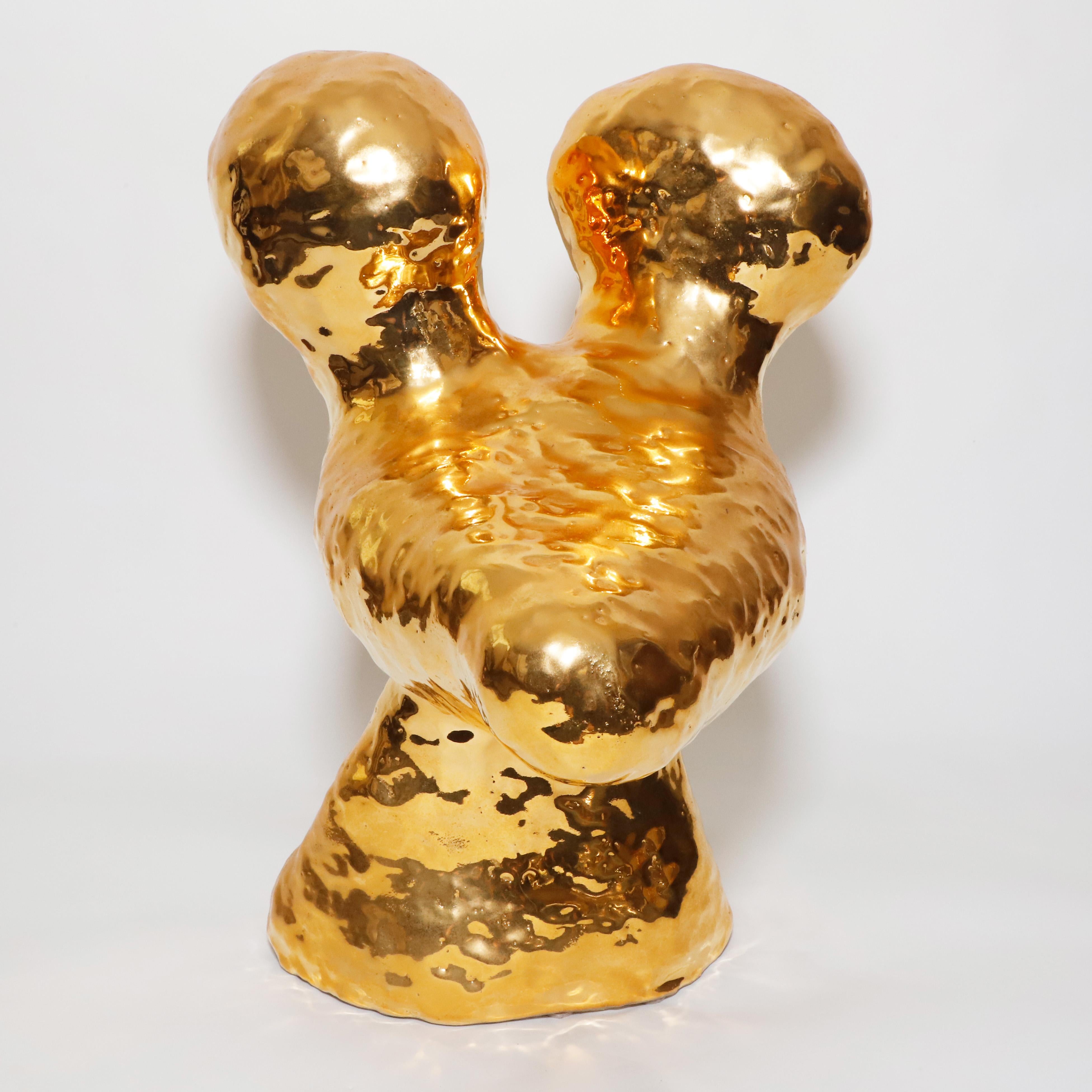 Sculpture « Coyotenaut » 2017 en céramique et or 24 carats de Jasmin Anoschkin en vente 3