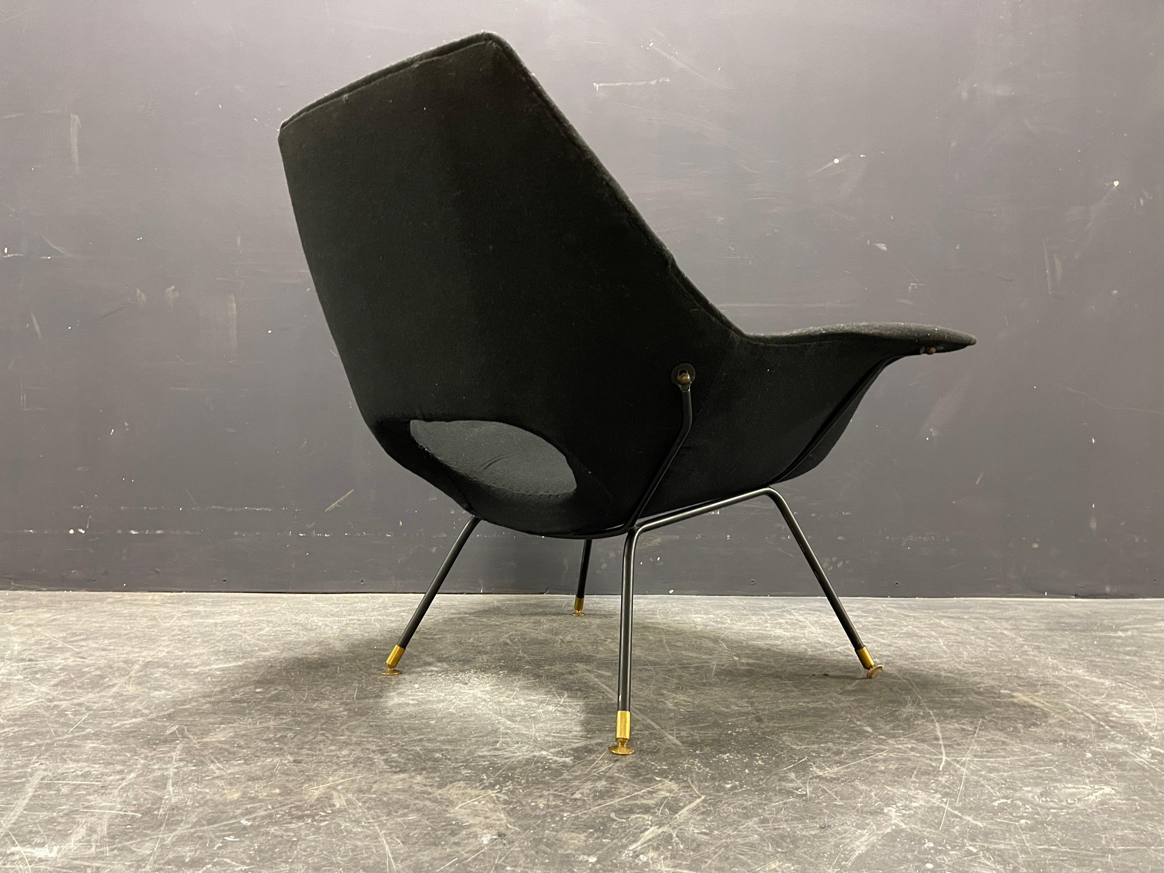 Cozy and elegant augusto bozzi armchair - model golden For Sale 4