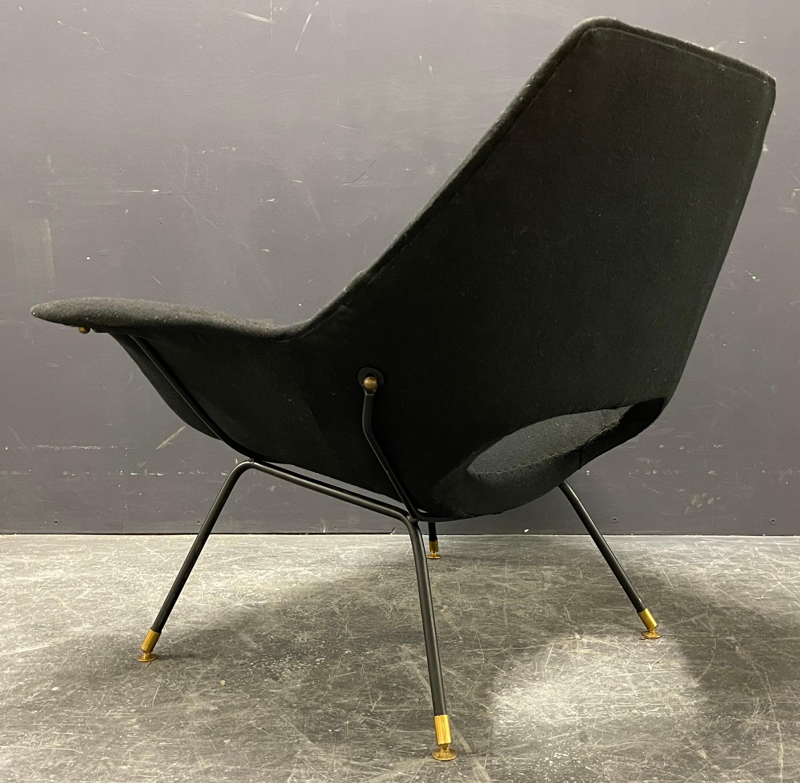 Cozy and elegant augusto bozzi armchair - model golden For Sale 7