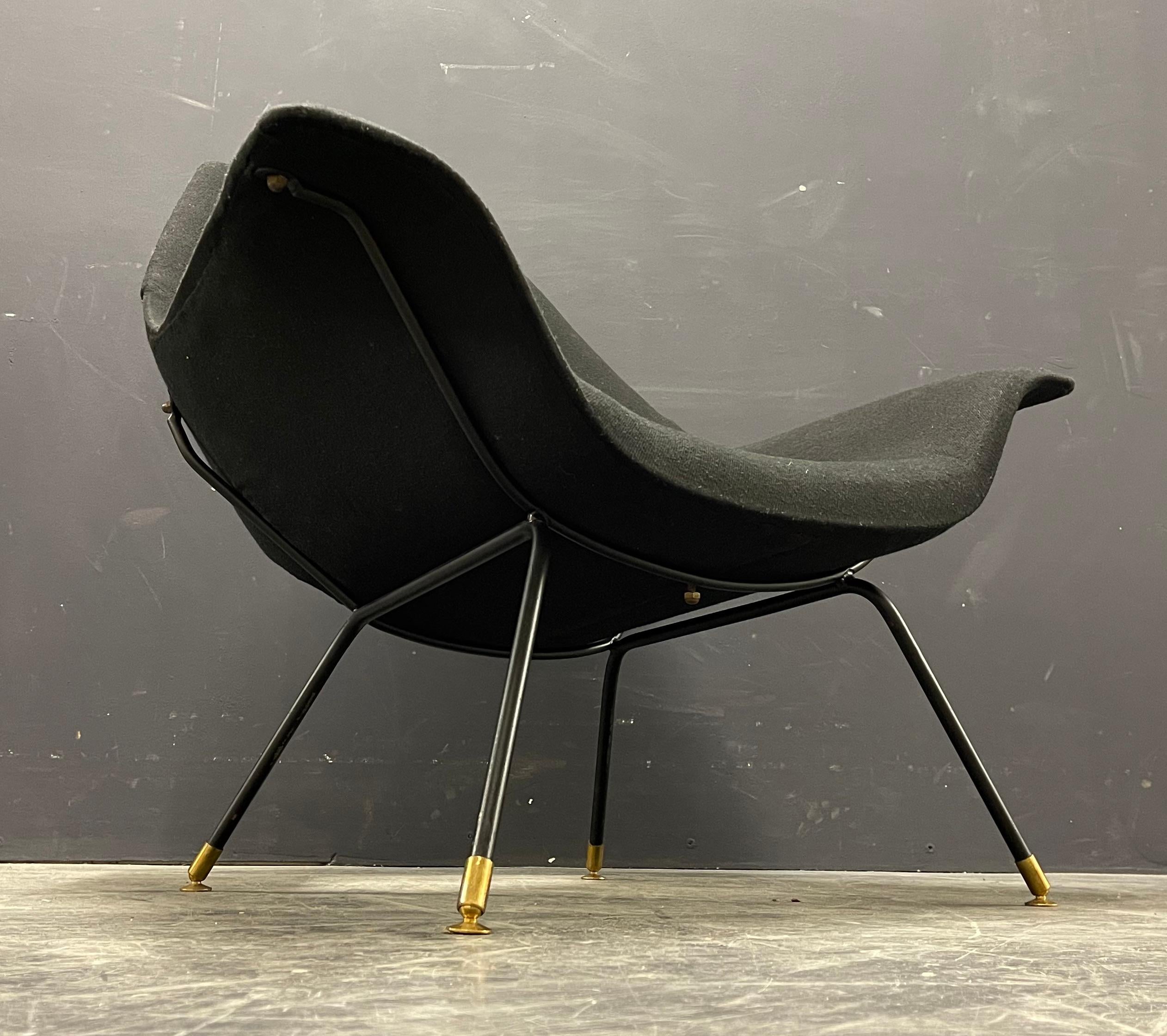 Cozy and elegant augusto bozzi armchair - model golden For Sale 1