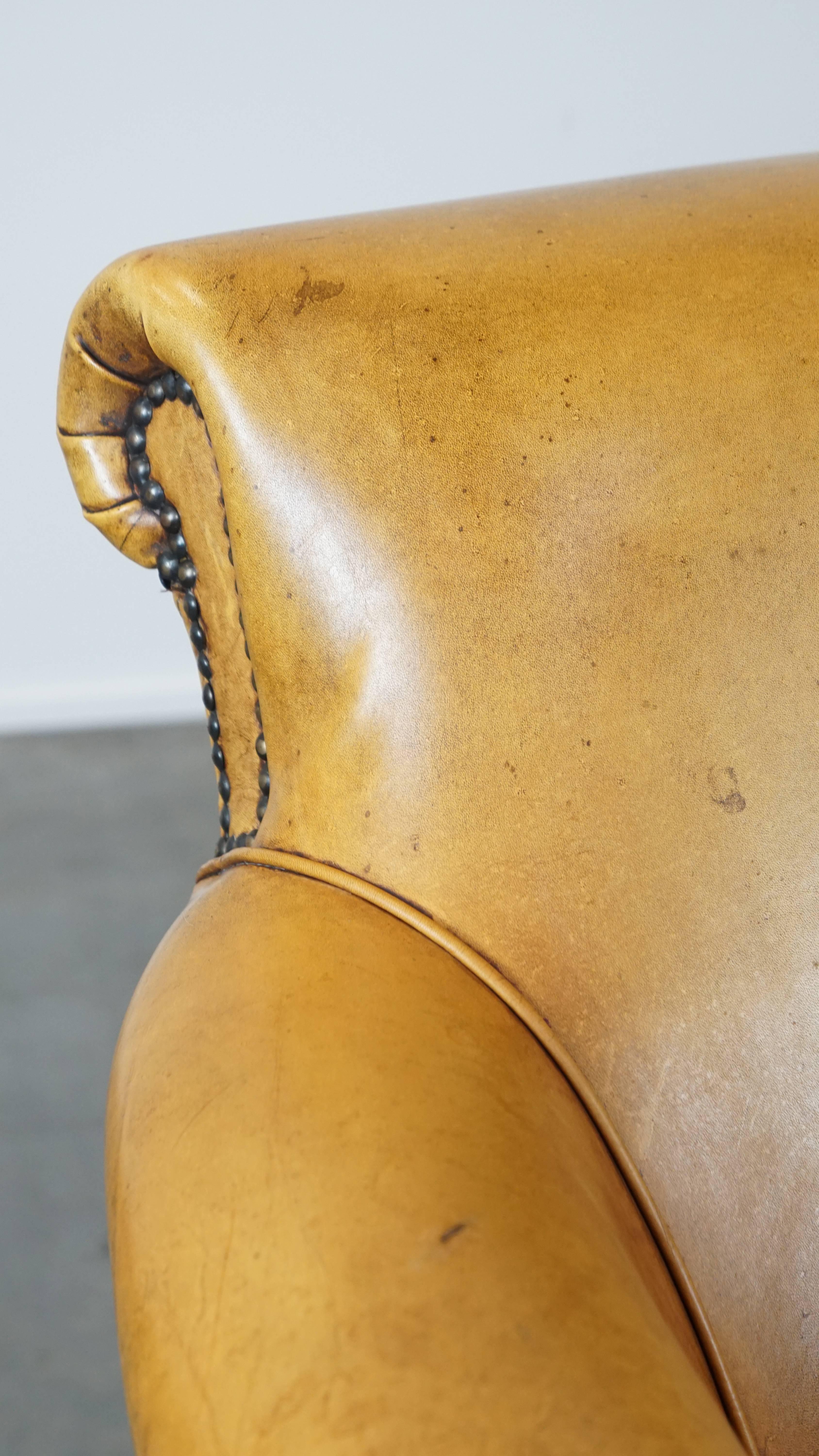 Fauteuil confortable en cuir de vache d'une couleur unique en vente 6