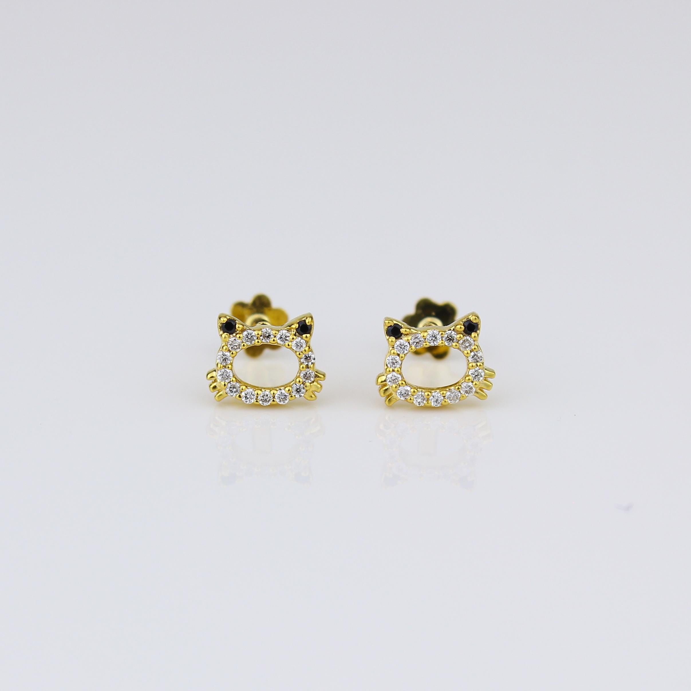 Adorable Crab Diamond Earrings crafted for Girls (Kids/Toddlers) in exquisite 18K Solid Gold. These whimsical earrings feature playful crab motifs adorned with delicate diamonds, bringing a touch of seaside charm to your child's style, all while