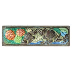 "Cangrejos y Crisantemos", Llamativo Pisapapeles Art Decó, Bronce Esmaltado