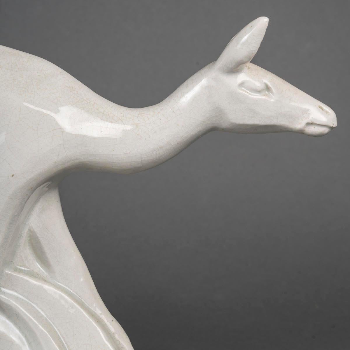 Escultura de barro agrietado, firmada Geo Condet, sello Saint Clement, 1930. Art Decó en venta