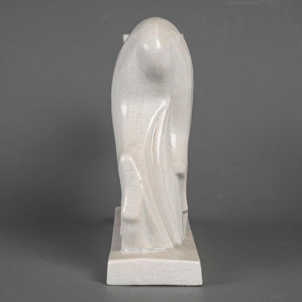Escultura de barro agrietado, firmada Geo Condet, sello Saint Clement, 1930. Cerámico en venta