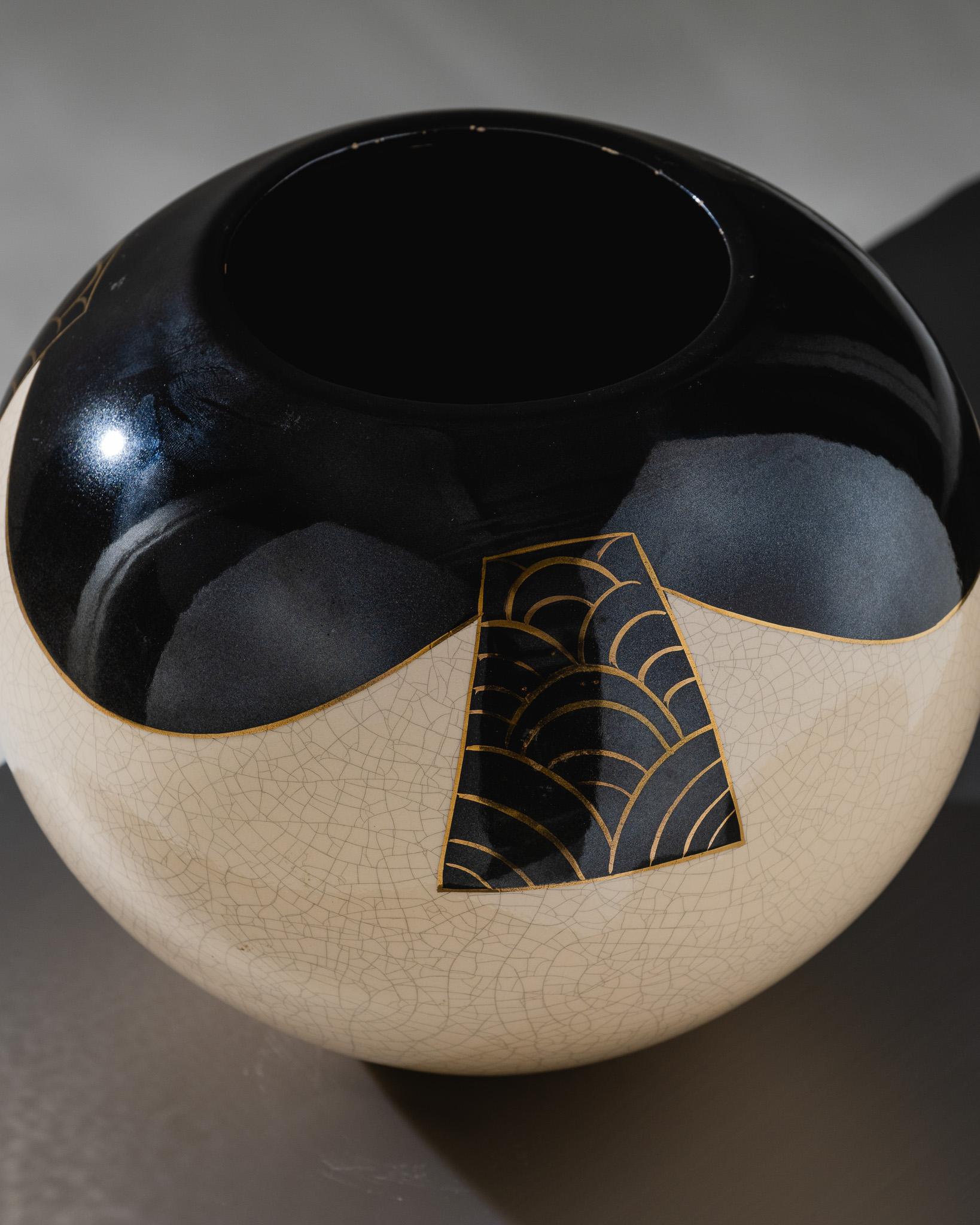 Art Déco Vaso a sfera in ceramica e lacca nera, I.L.A., 1930 in vendita