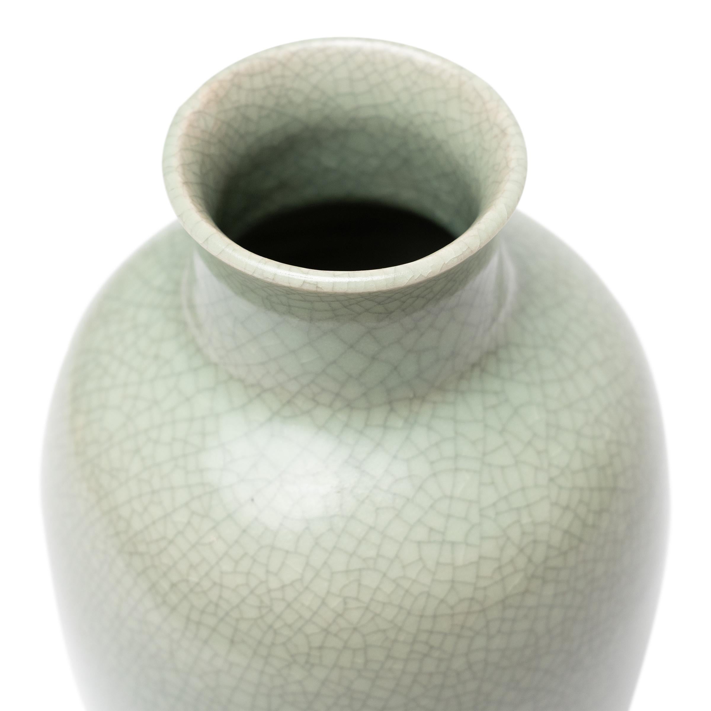 Minimaliste Vase Crackle Celadon en vente