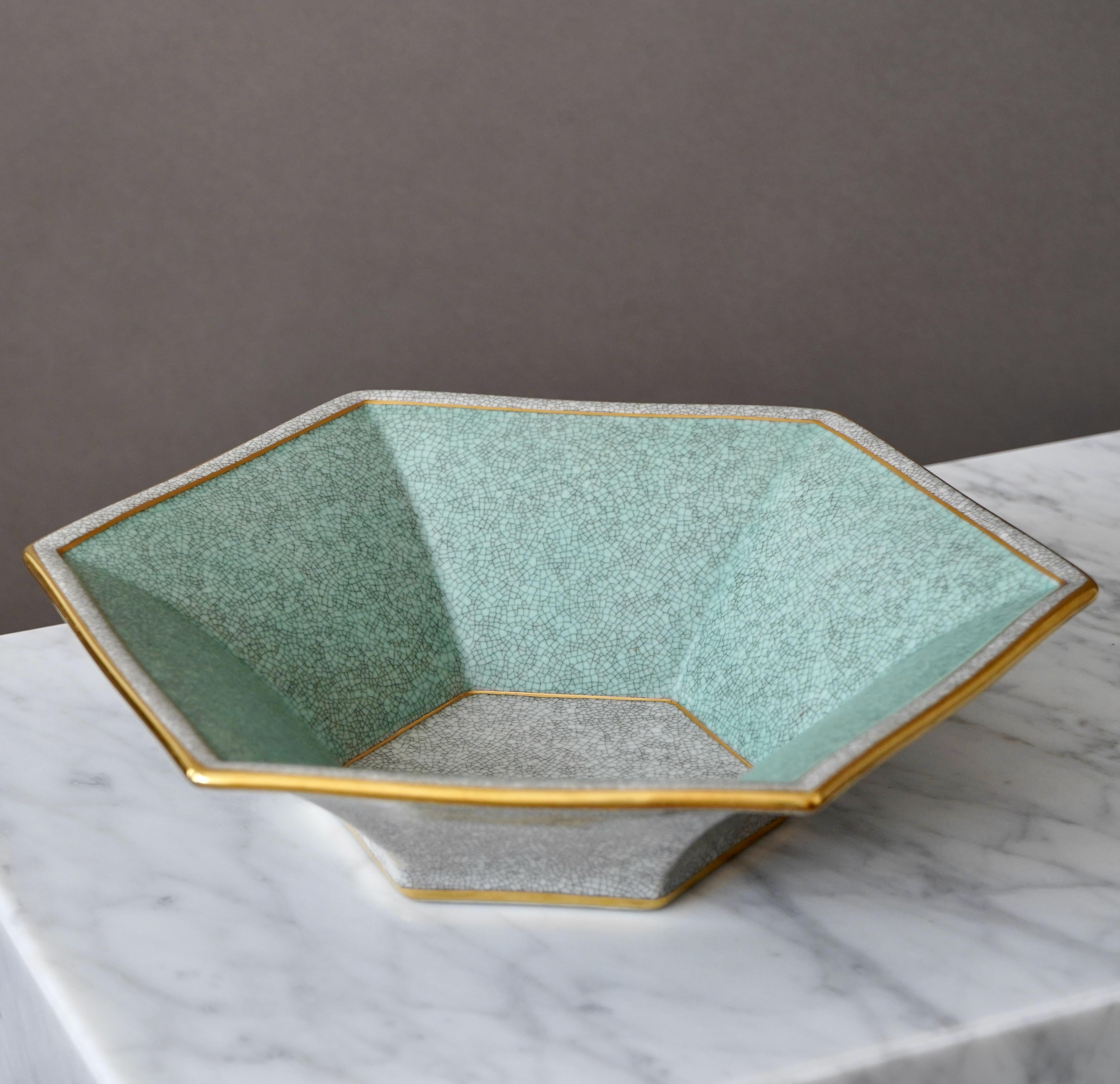 Schale mit Crackle-Glasur. Kjobenhavns Porcellains Maleri, Dänemark, 1930er Jahre. Grünes Gold. (Skandinavische Moderne) im Angebot