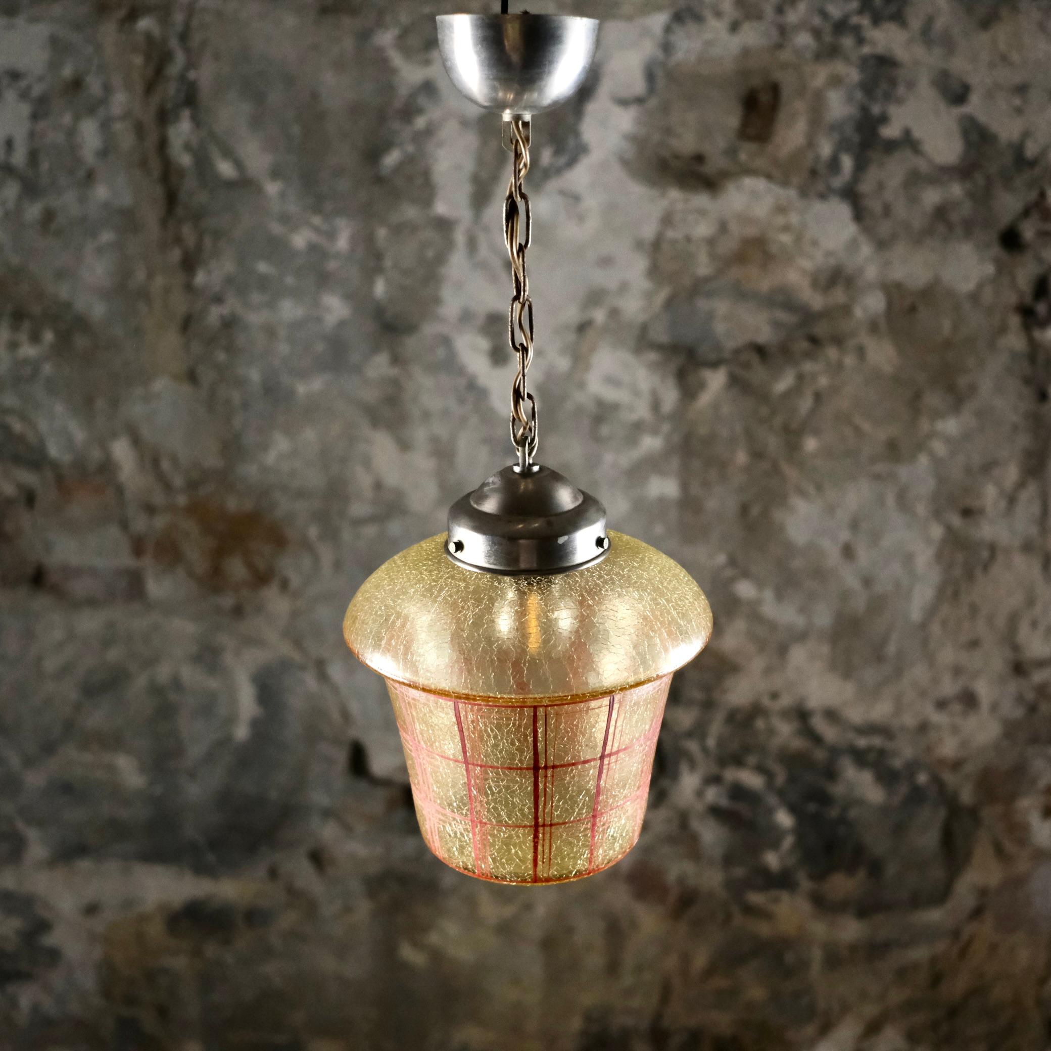 Français Lanterne du milieu du siècle en verre craquelé avec motif quadrillé, France, années 1950 en vente