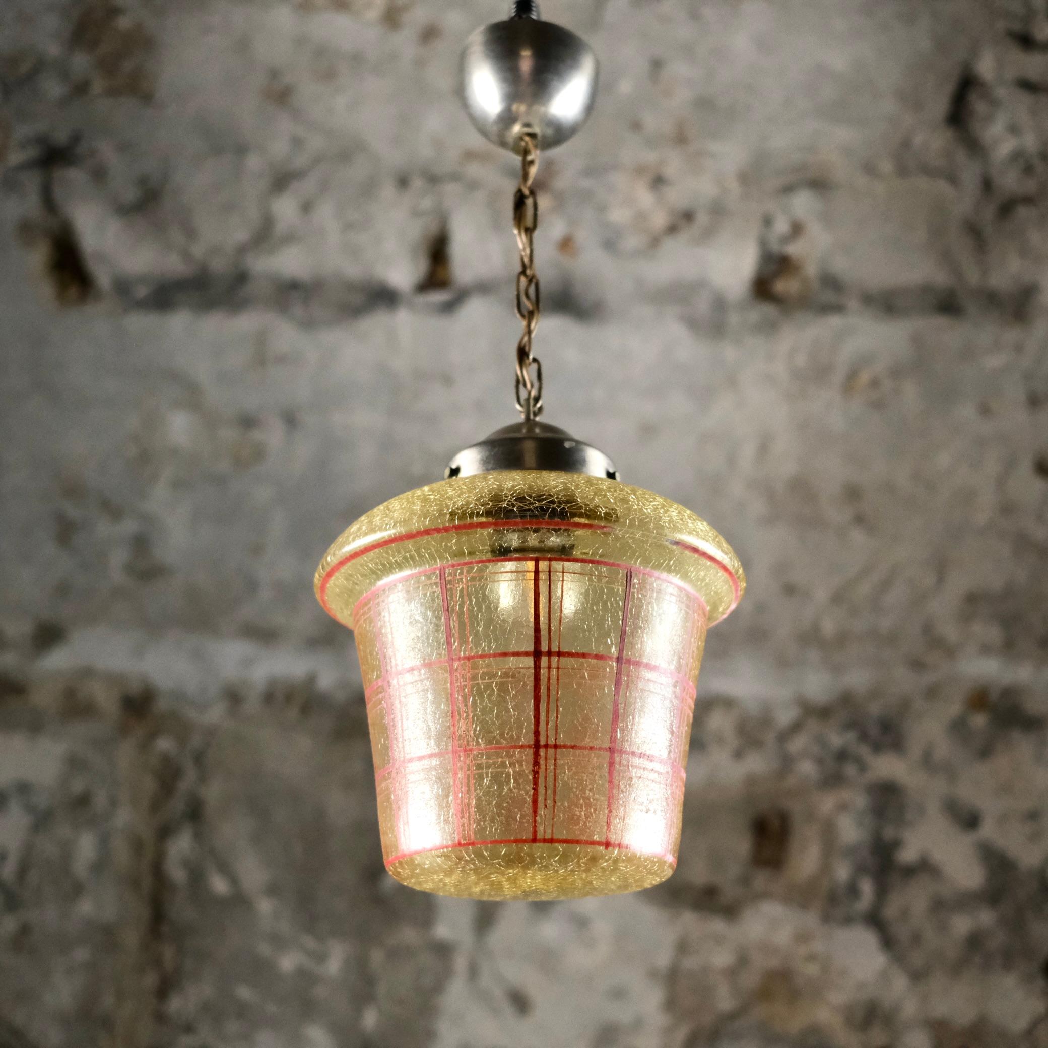 Lanterne du milieu du siècle en verre craquelé avec motif quadrillé, France, années 1950 Bon état - En vente à Lyon, FR