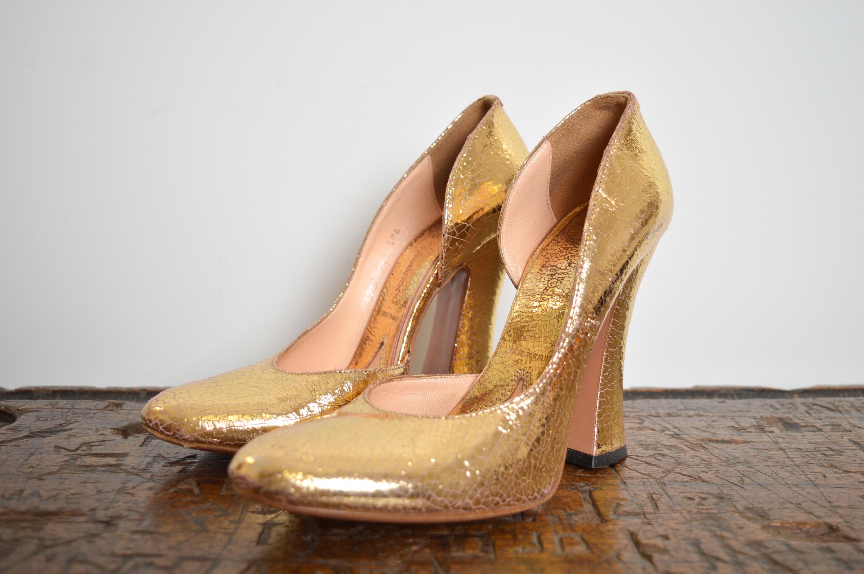 Crackled Gold Vintage Vivienne Westwood Metallic High Heels / court Shoes In Good Condition In Sheffield, GB