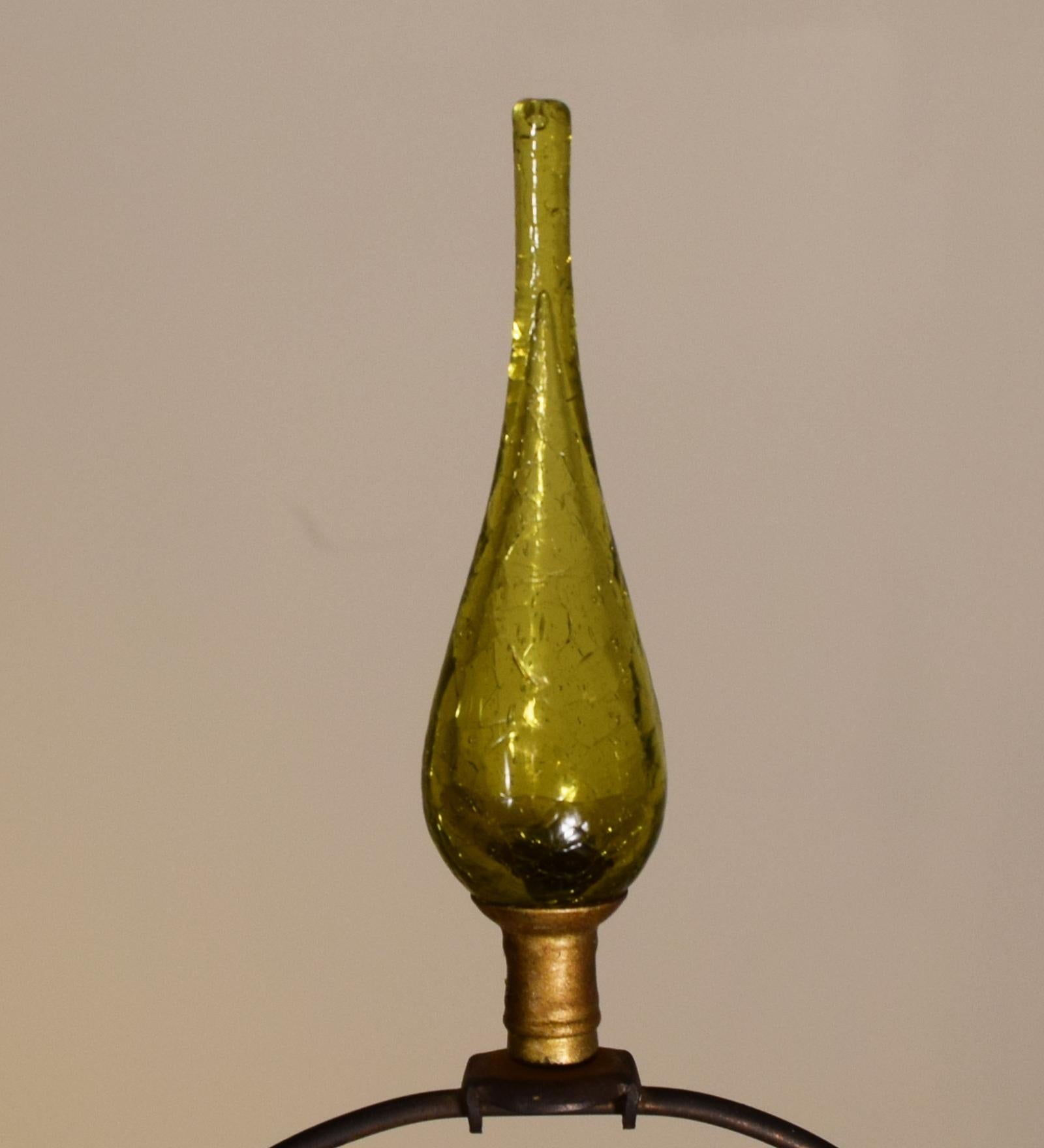 Crackled green lamp by Blenko In Excellent Condition For Sale In South Charleston, WV